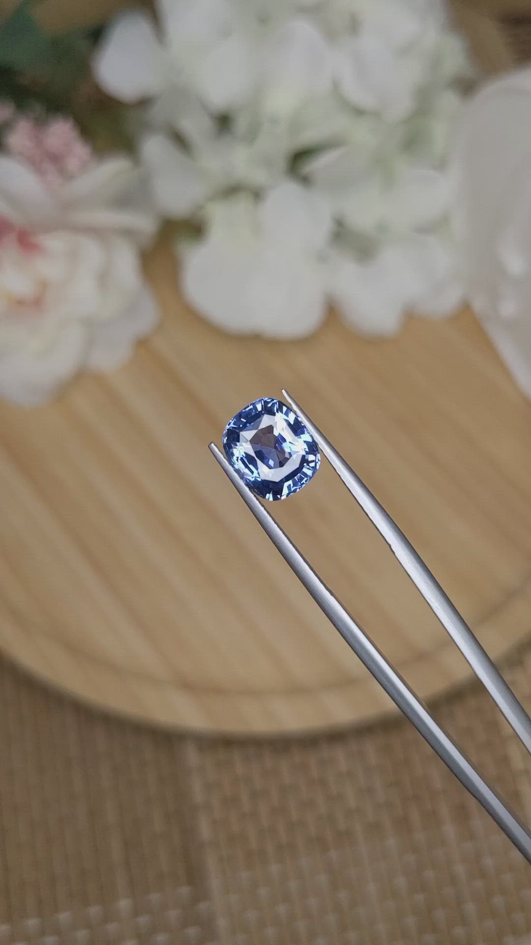 4.18 Ct. Blue Sapphire from Ceylon (Sri Lanka) Size Video