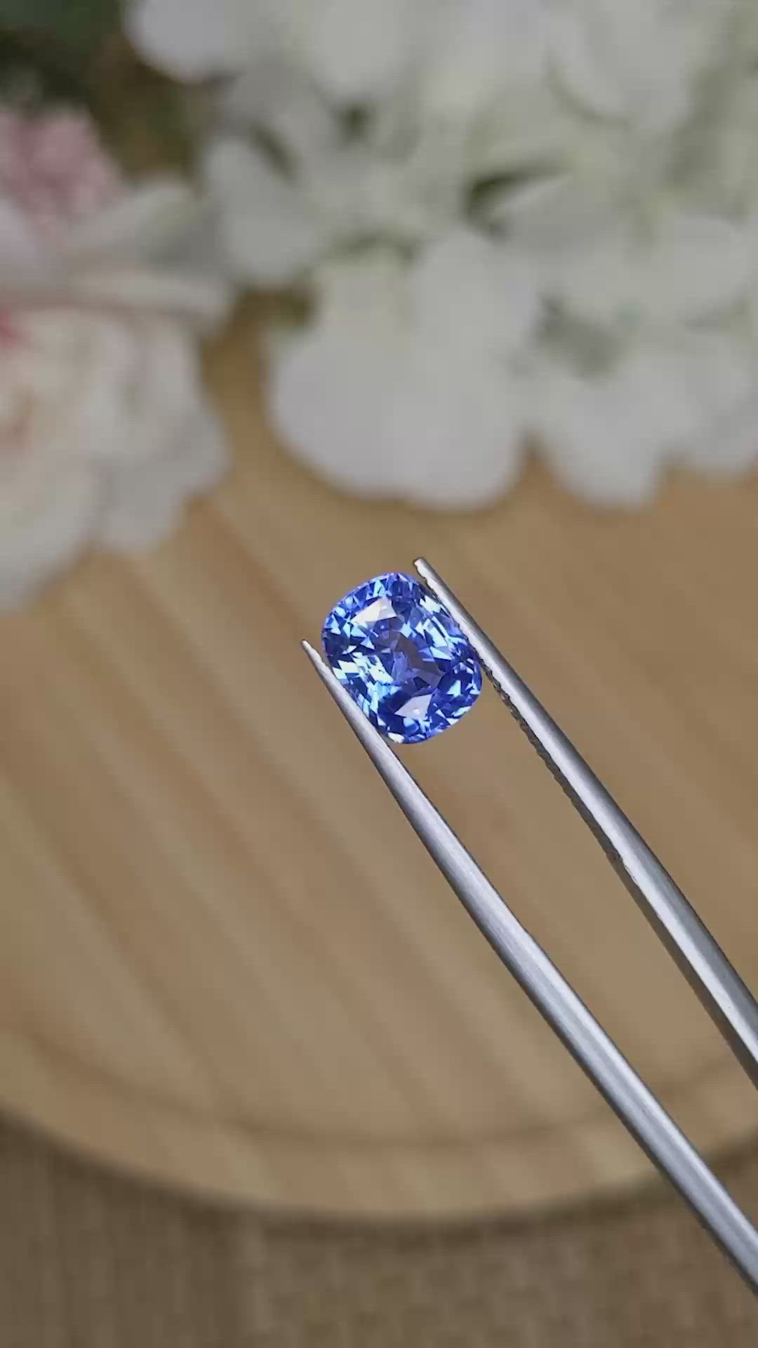 3.15 Ct. Blue Sapphire from Ceylon (Sri Lanka) Size Video
