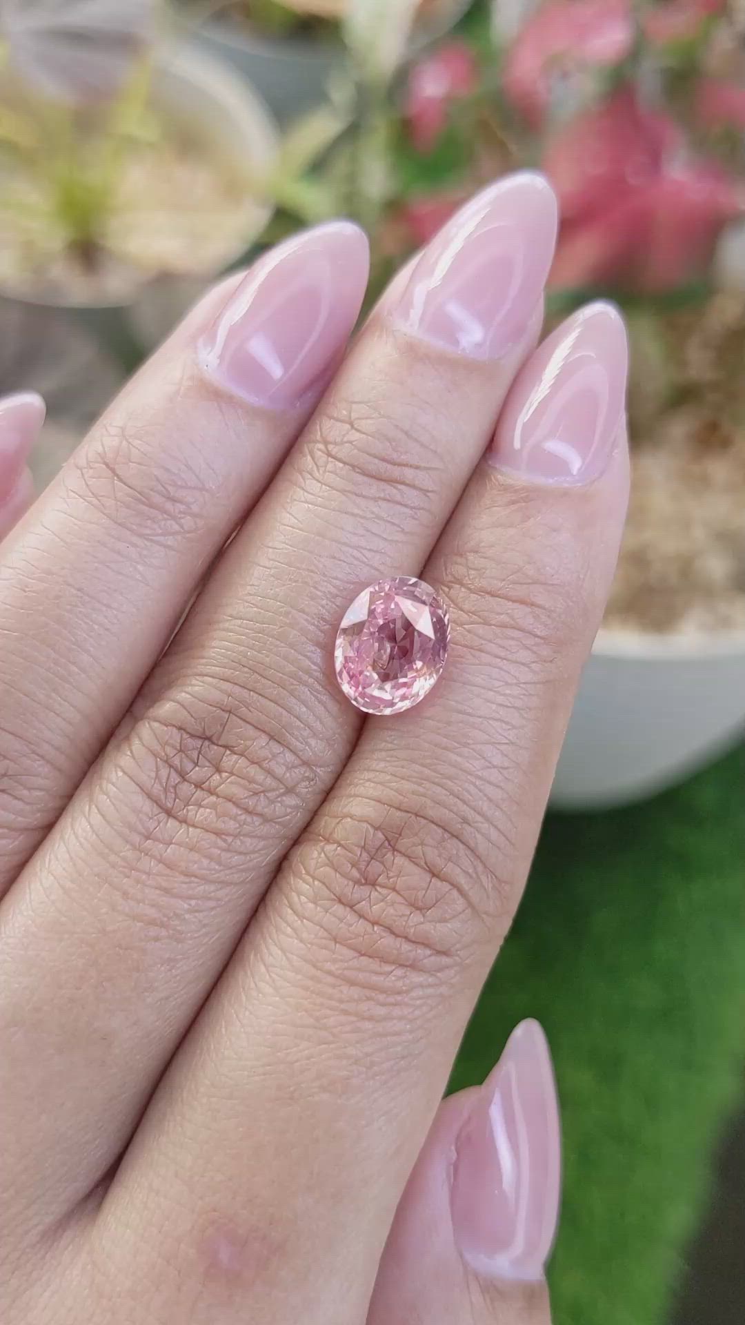 4.12 Ct. Padparadscha Sapphire from Ceylon (Sri Lanka) Size Video