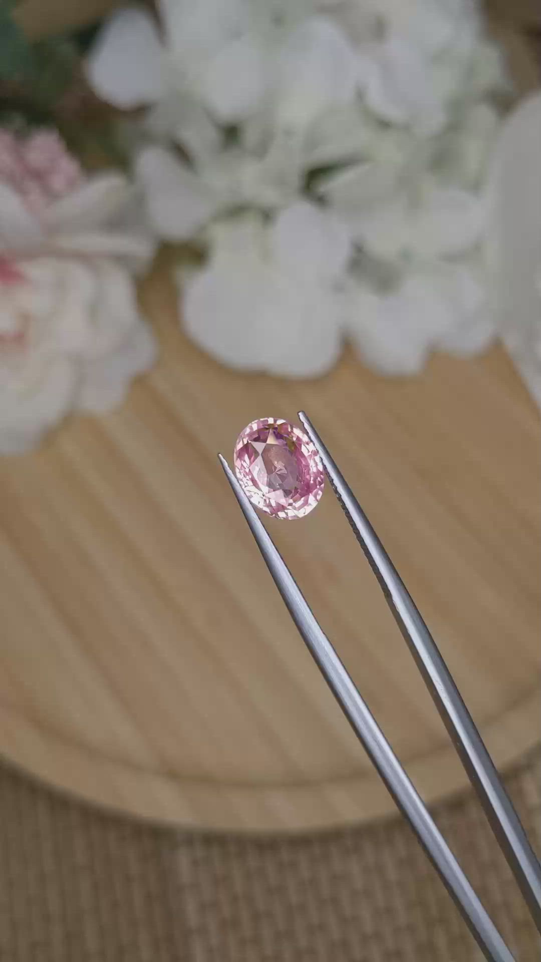4.12 Ct. Padparadscha Sapphire from Ceylon (Sri Lanka) Size Video