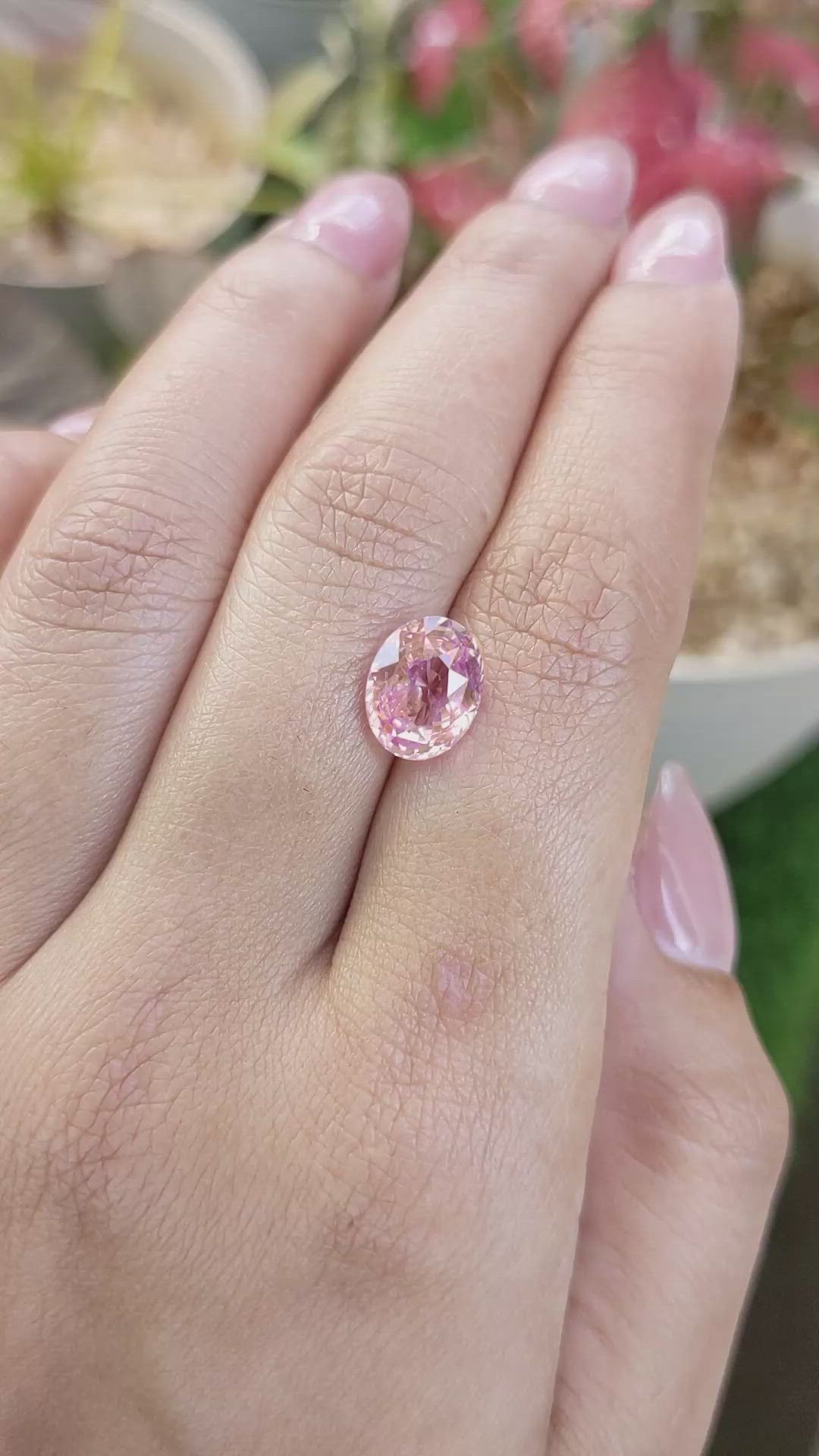 4.12 Ct. Padparadscha Sapphire from Ceylon (Sri Lanka) Size Video