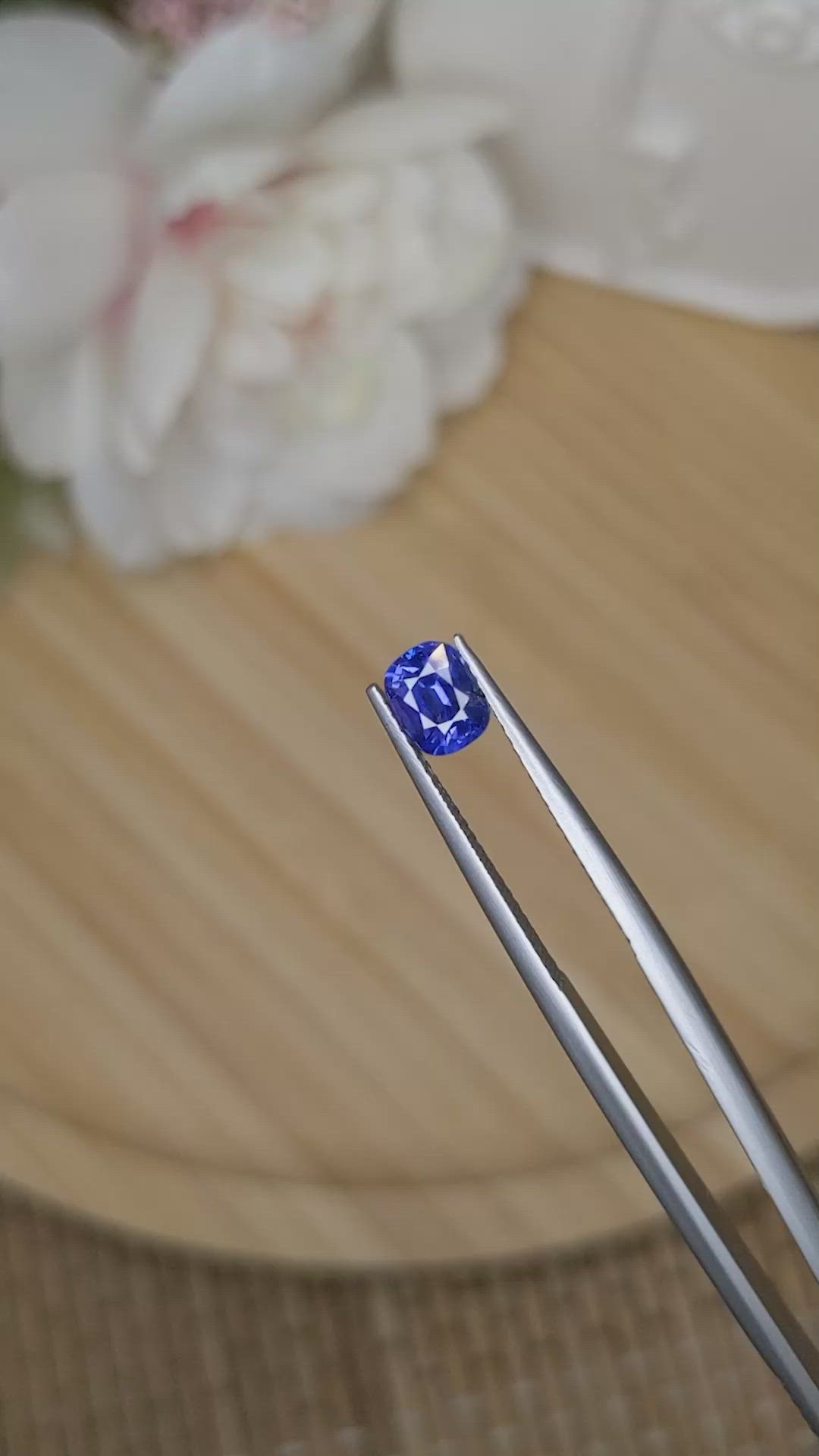 1.04 Ct. Purplish Blue Sapphire from Ceylon (Sri Lanka) Size Video