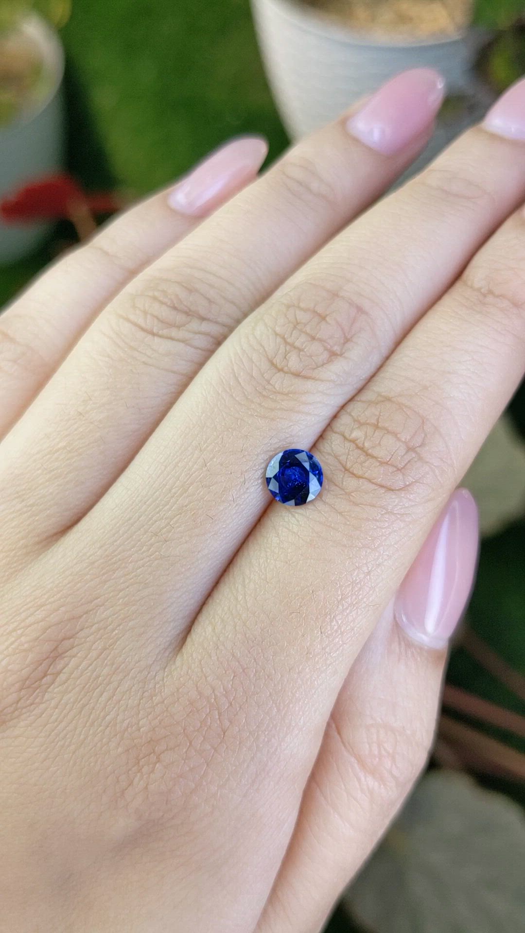 1.05 Ct. Blue Sapphire from Ceylon (Sri Lanka) Size Video