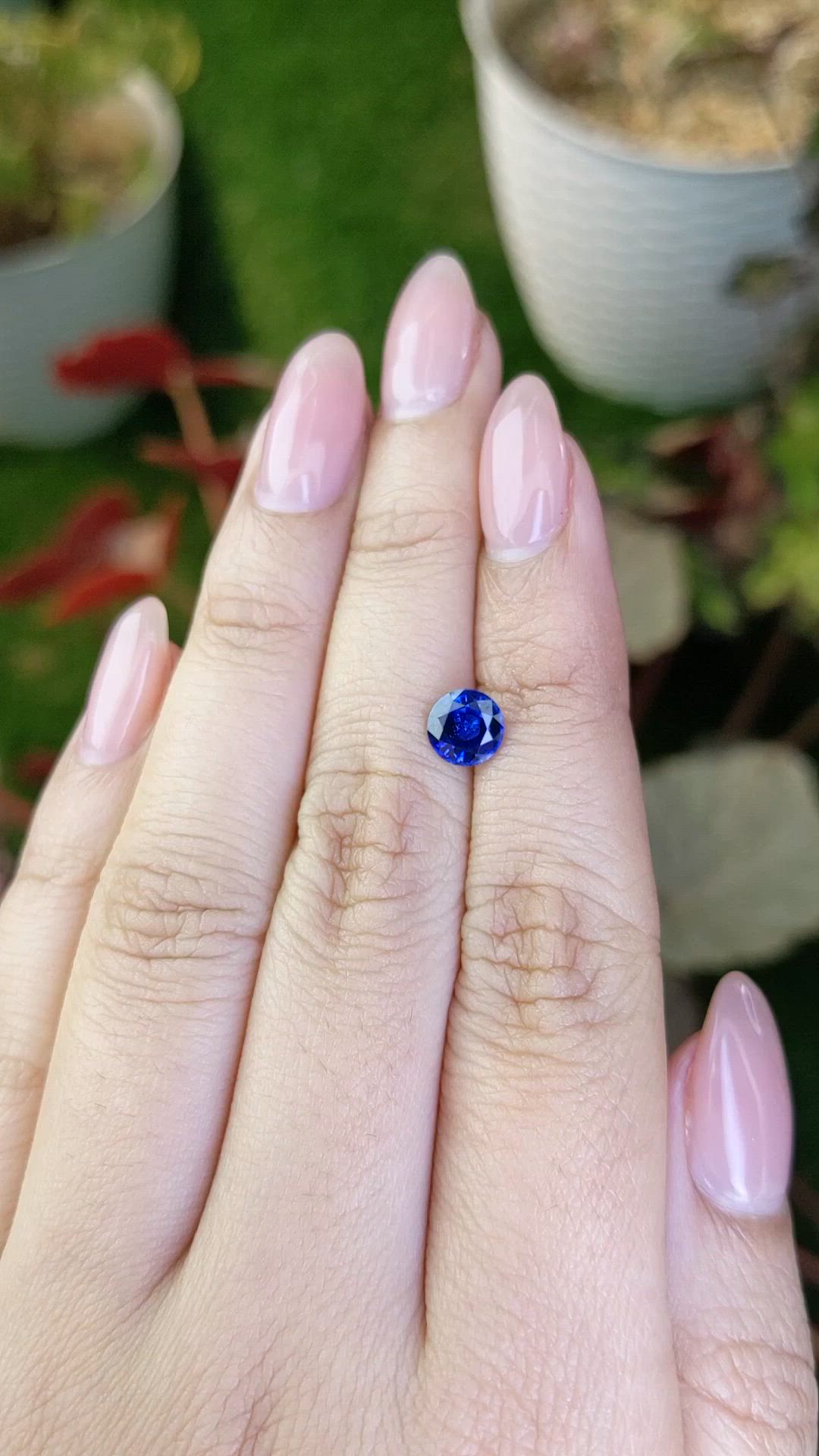 1.05 Ct. Blue Sapphire from Ceylon (Sri Lanka) Size Video