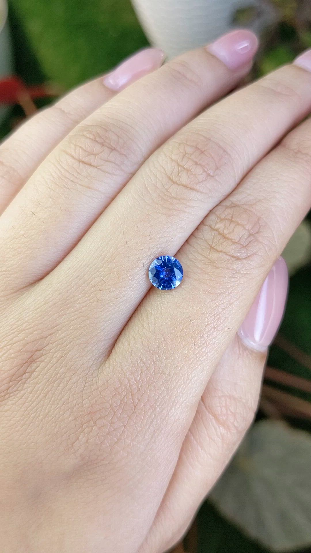 1.00 Ct. Blue Sapphire from Ceylon (Sri Lanka) Size Video