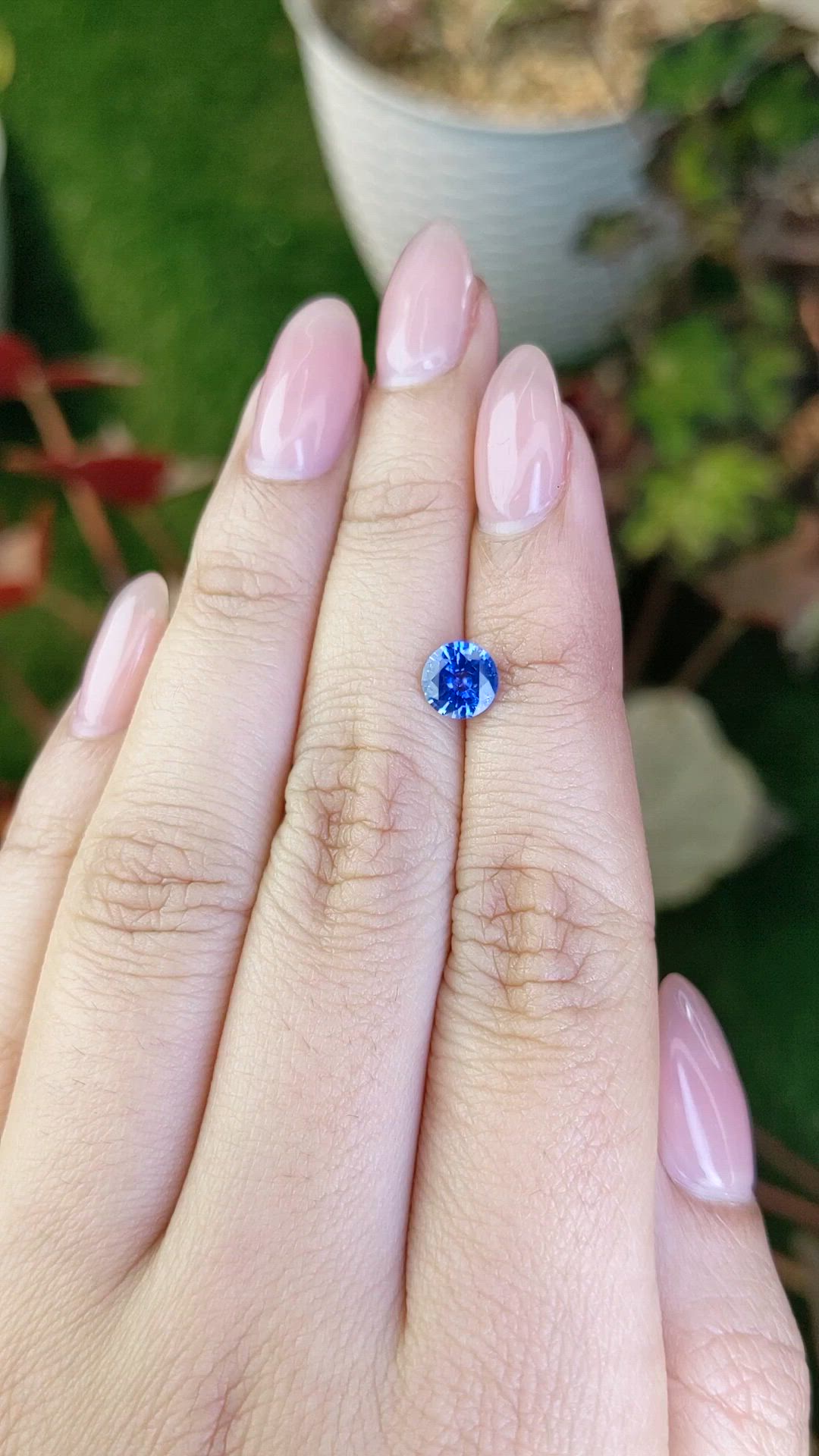 1.00 Ct. Blue Sapphire from Ceylon (Sri Lanka) Size Video