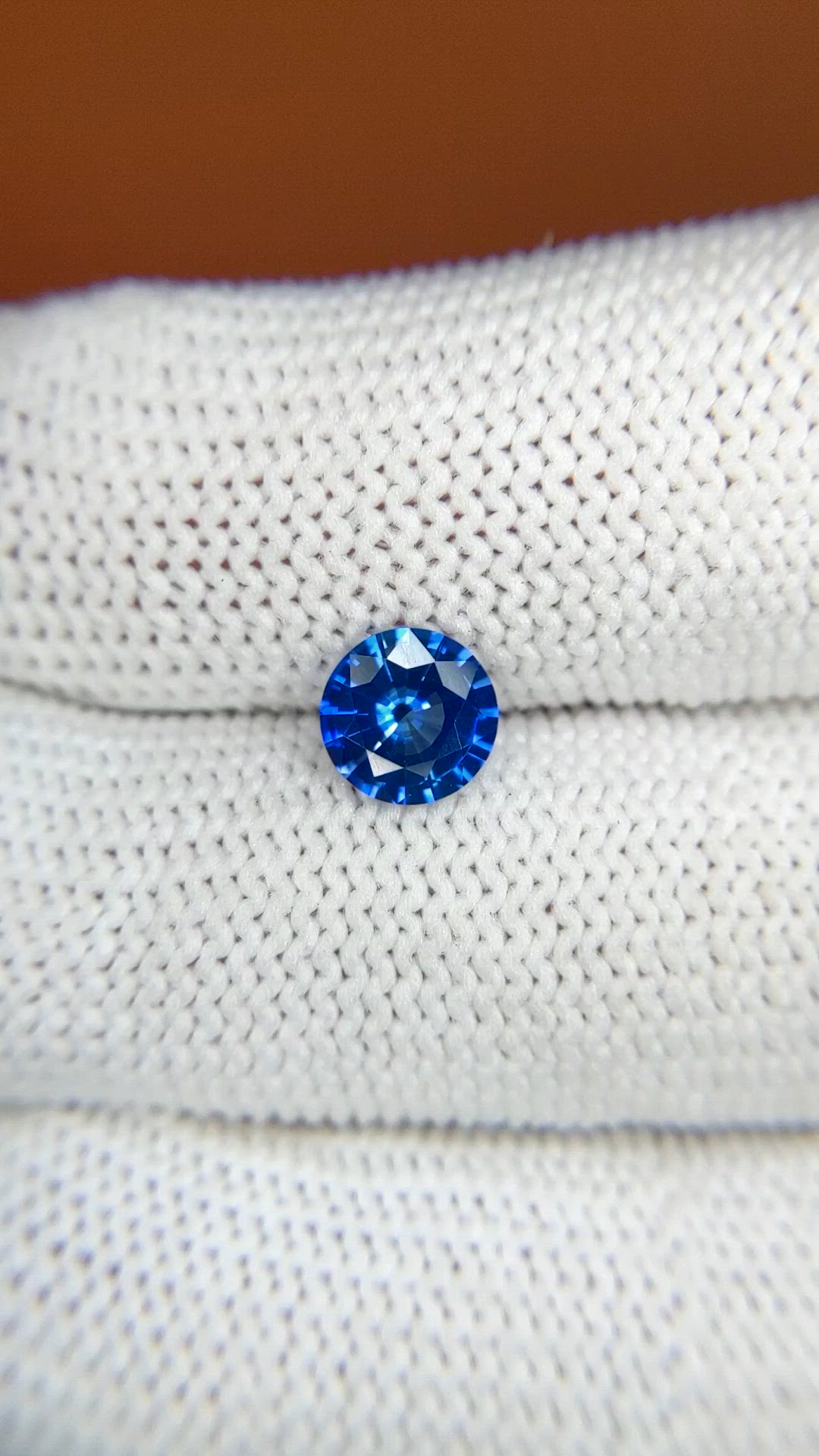 1.05 Ct. Blue Sapphire from Ceylon (Sri Lanka) Size Video
