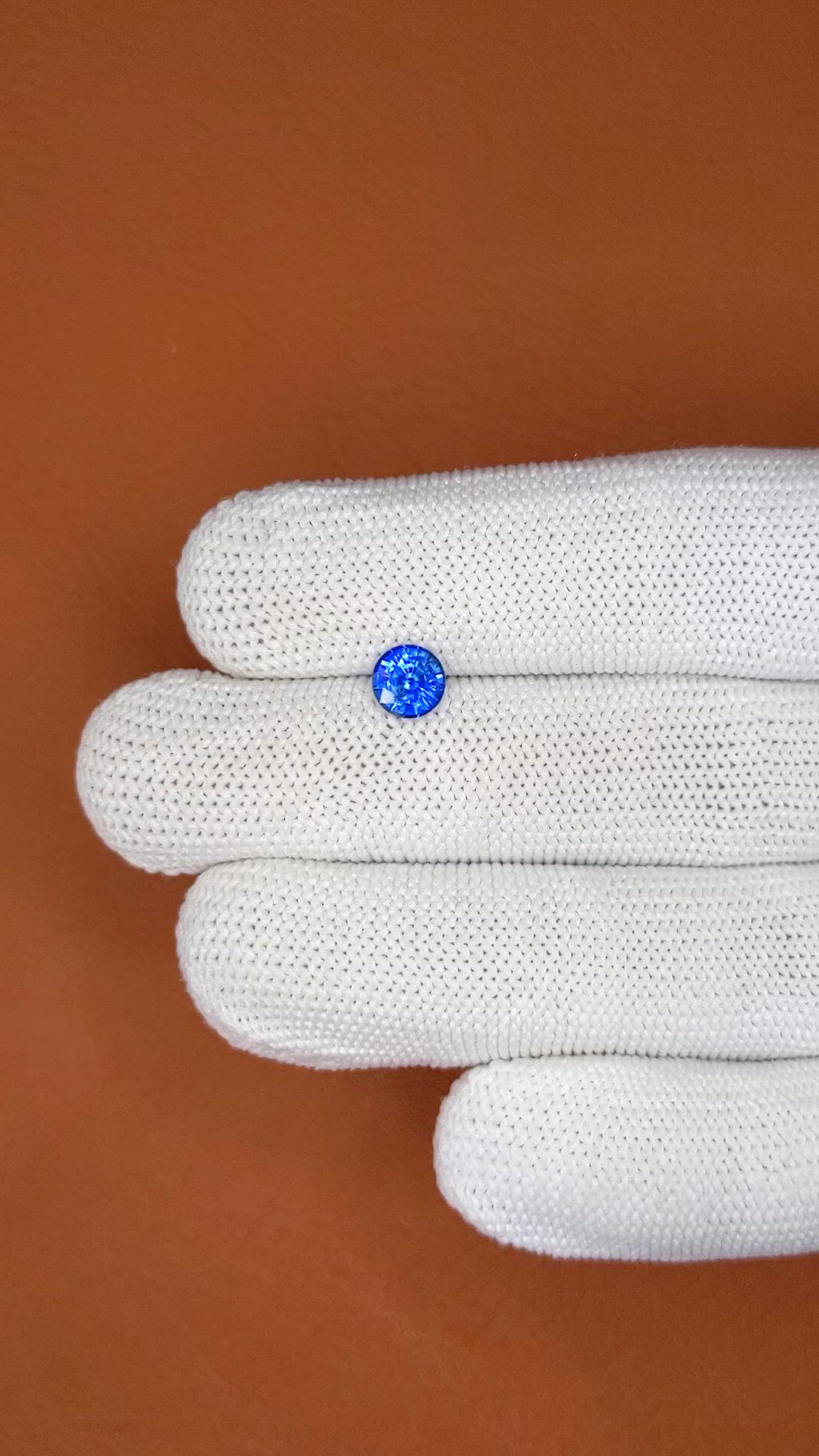 1.03 Ct. Blue Sapphire from Ceylon (Sri Lanka) Size Video