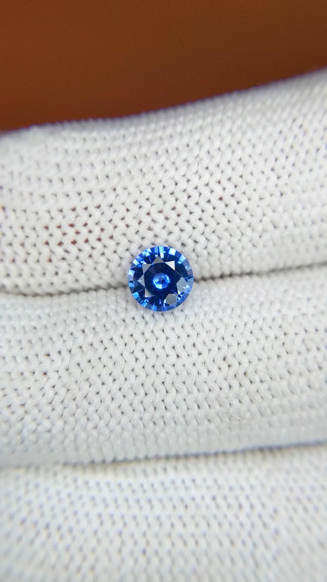 0.92 Ct. Blue Sapphire from Ceylon (Sri Lanka) Size Video