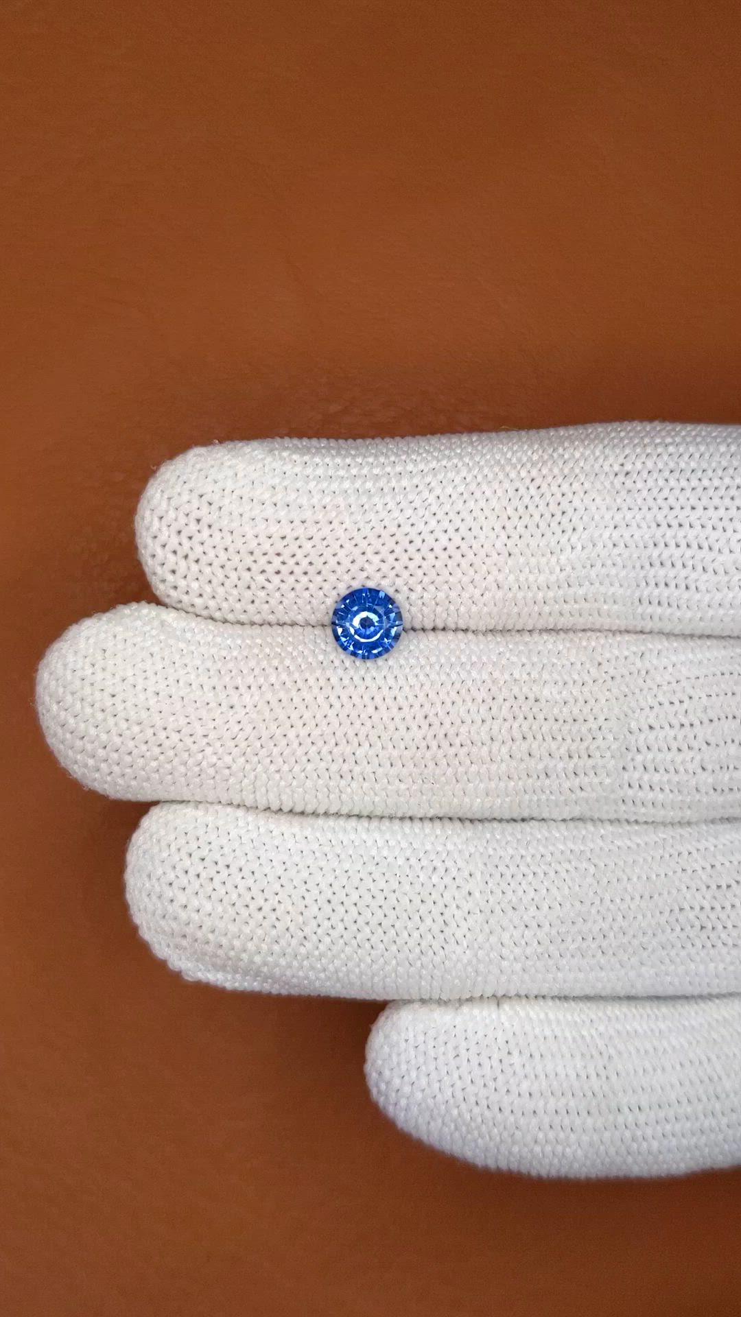 0.92 Ct. Blue Sapphire from Ceylon (Sri Lanka) Size Video