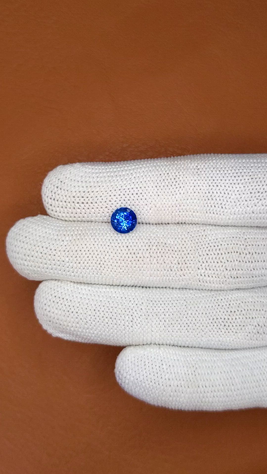 1.53 Ct. Blue Sapphire from Ceylon (Sri Lanka) Size Video