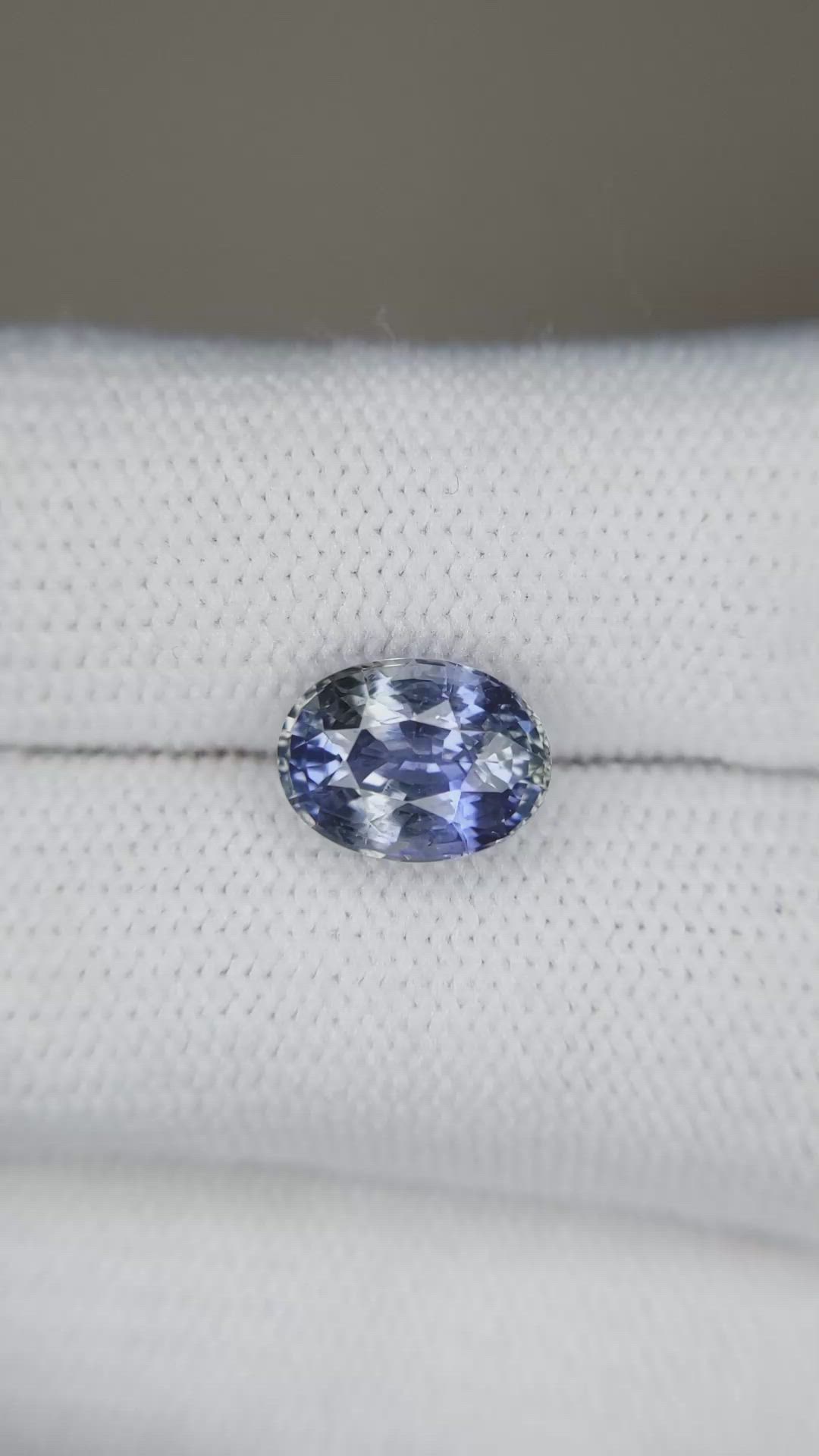 3.19 Ct. Bi Color / Parti Sapphire from Ceylon (Sri Lanka) Size Video