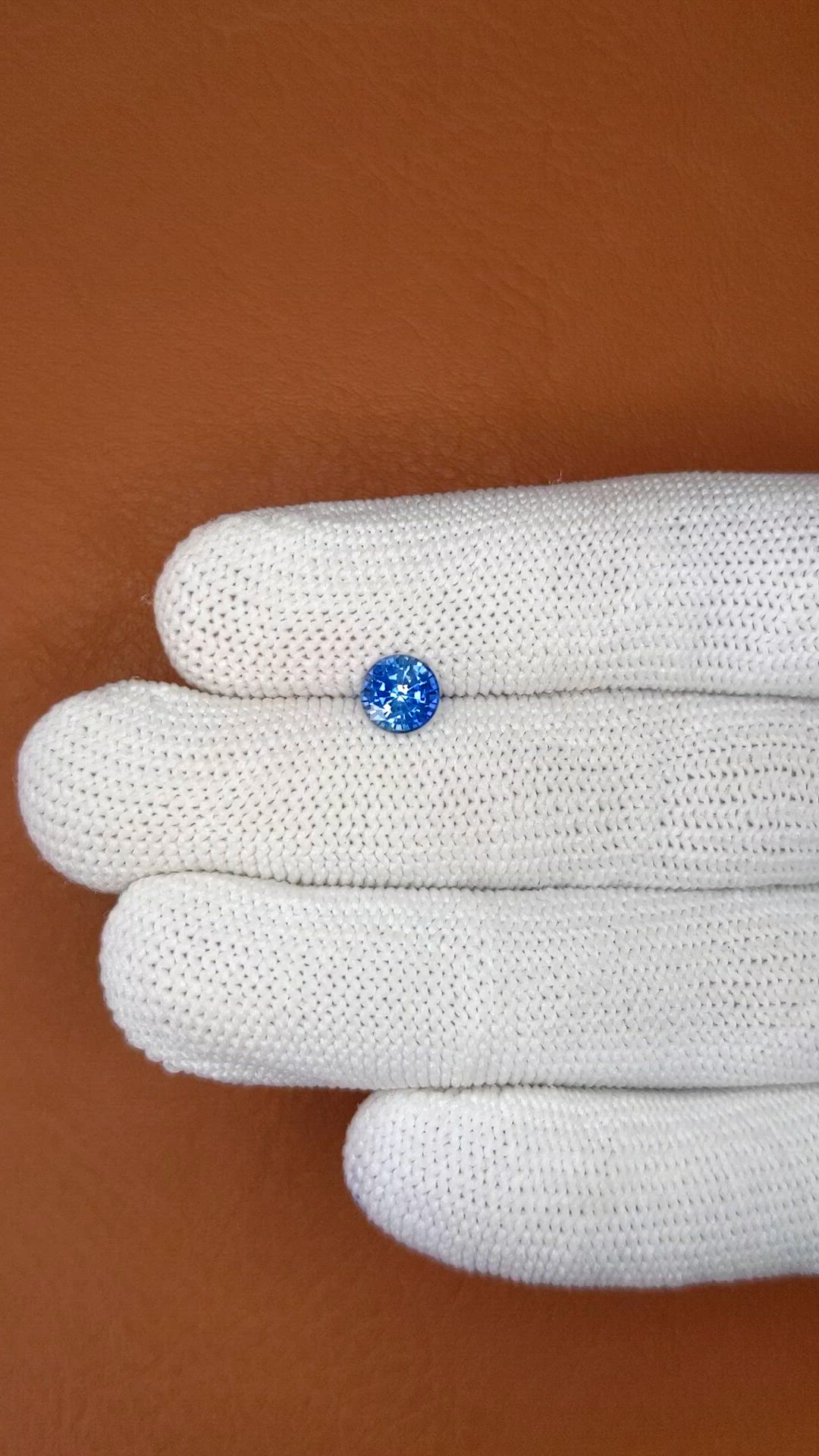 1.21 Ct. Blue Sapphire from Ceylon (Sri Lanka) Size Video