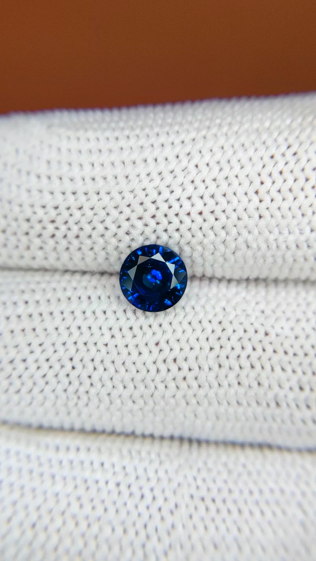 1.27 Ct. Blue Sapphire from Ceylon (Sri Lanka) Size Video