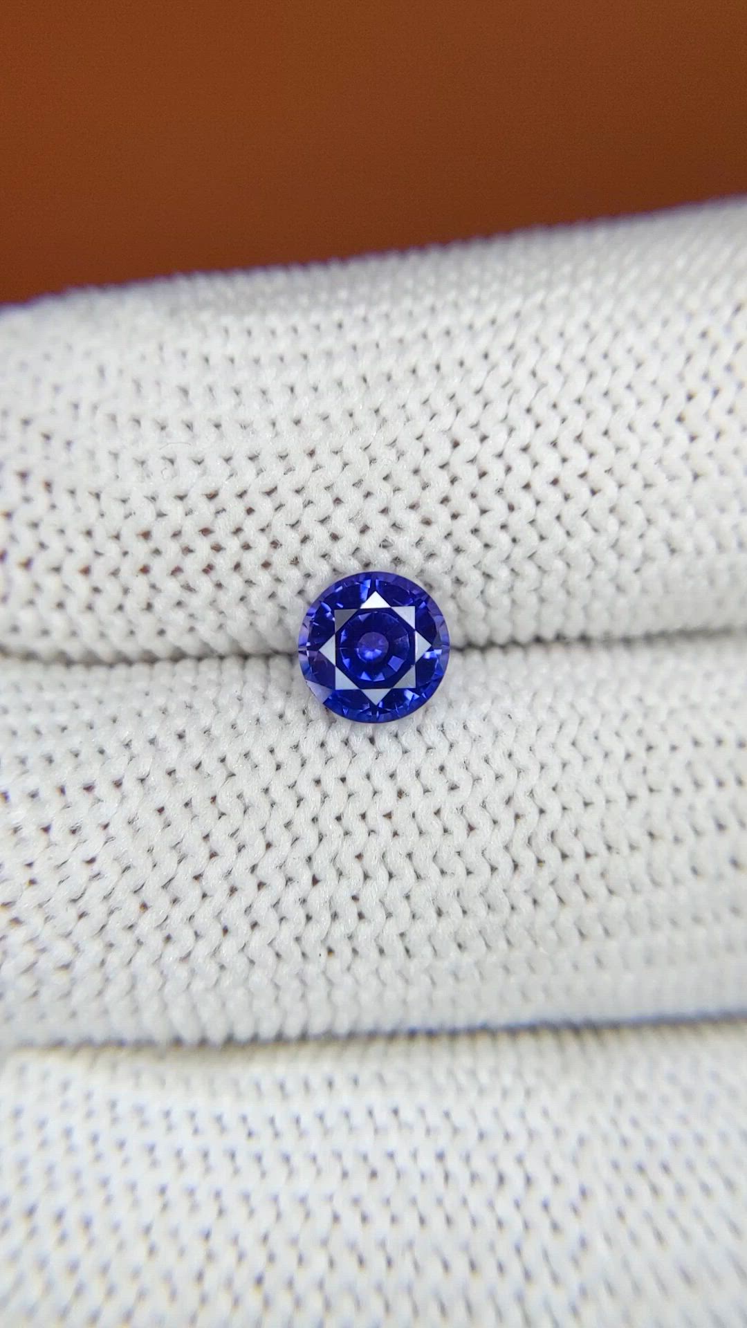 1.06 Ct. Purplish Blue Sapphire from Ceylon (Sri Lanka) Size Video