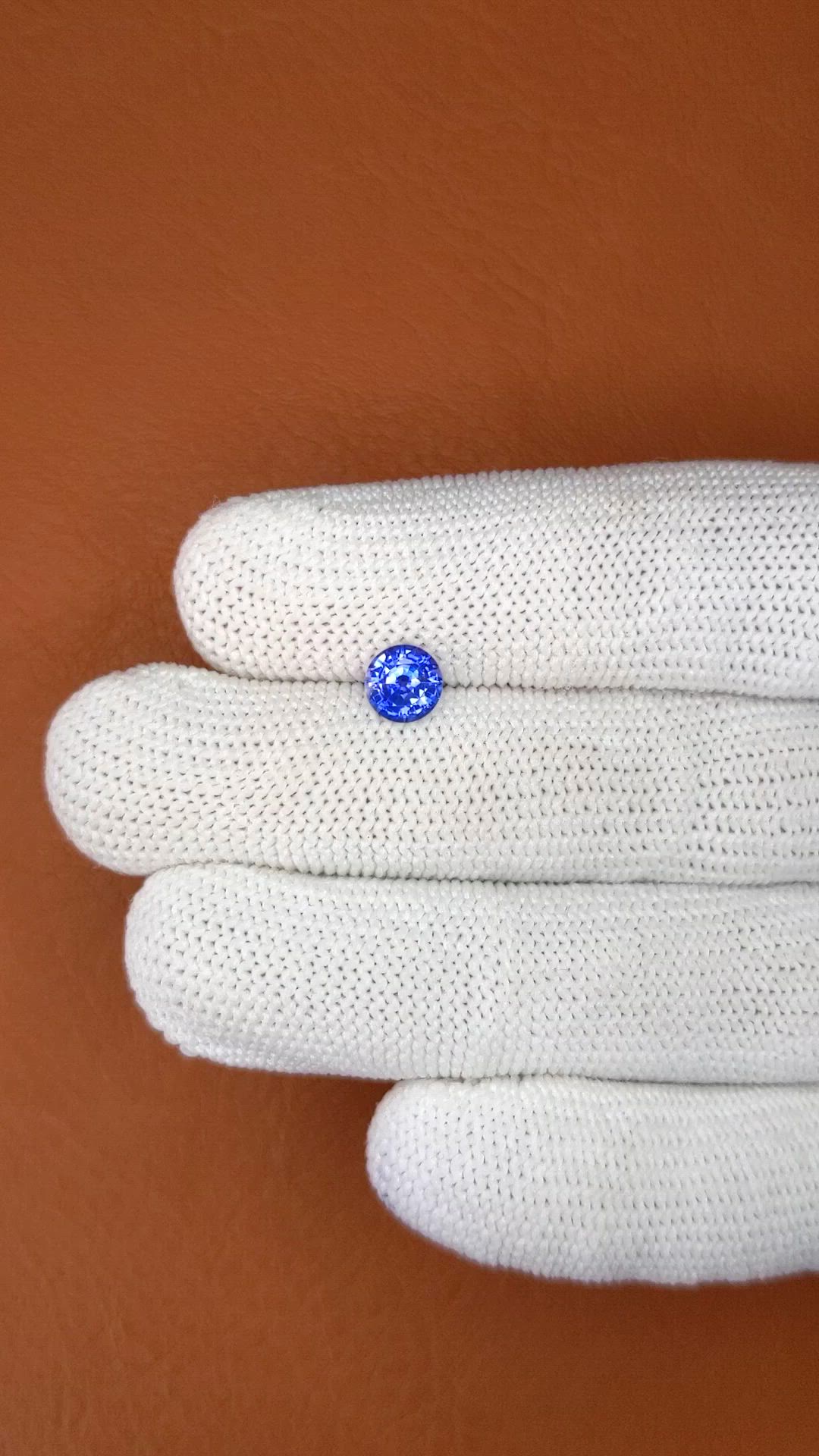 1.06 Ct. Purplish Blue Sapphire from Ceylon (Sri Lanka) Size Video