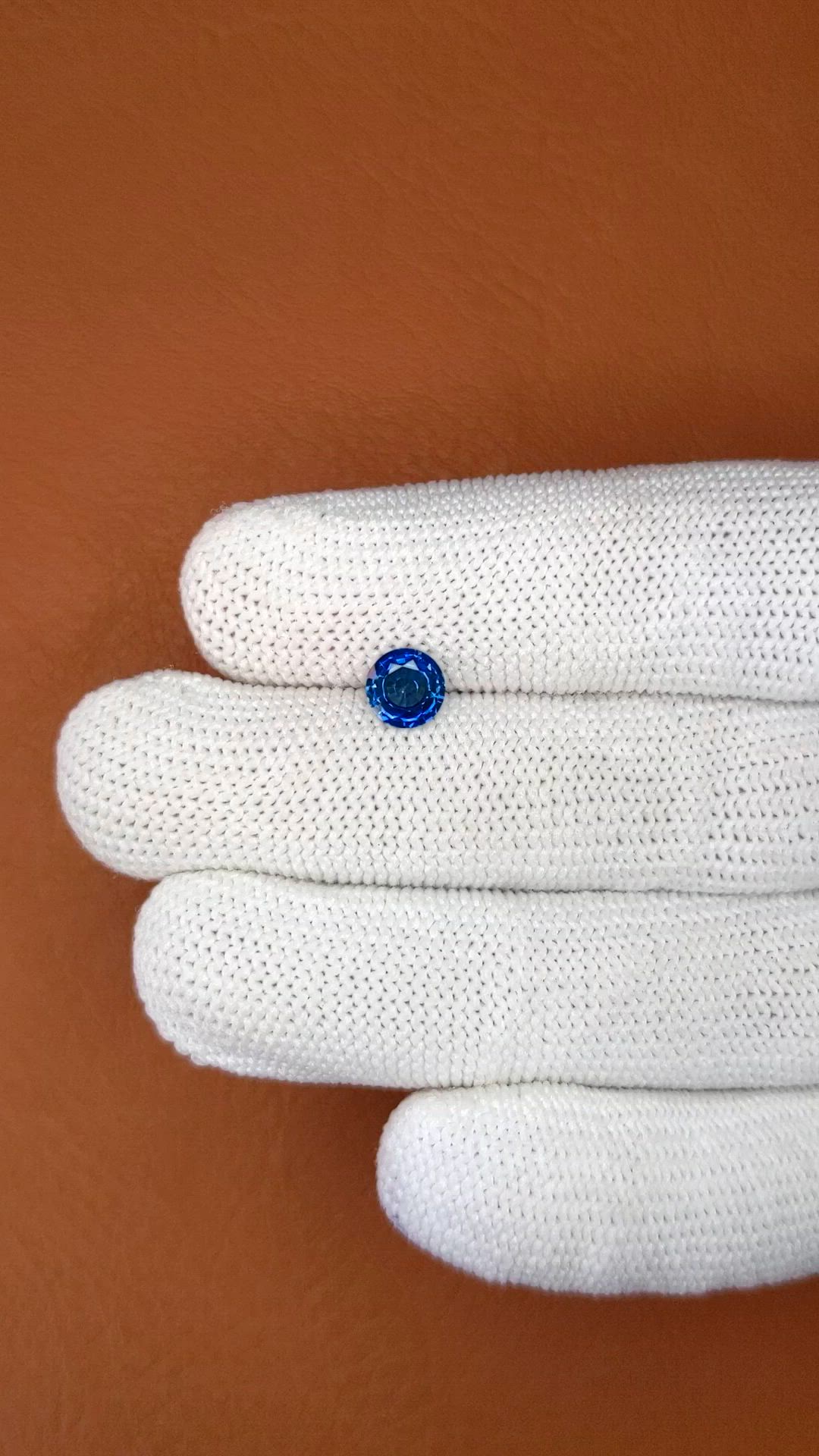 0.90 Ct. Blue Sapphire from Ceylon (Sri Lanka) Size Video