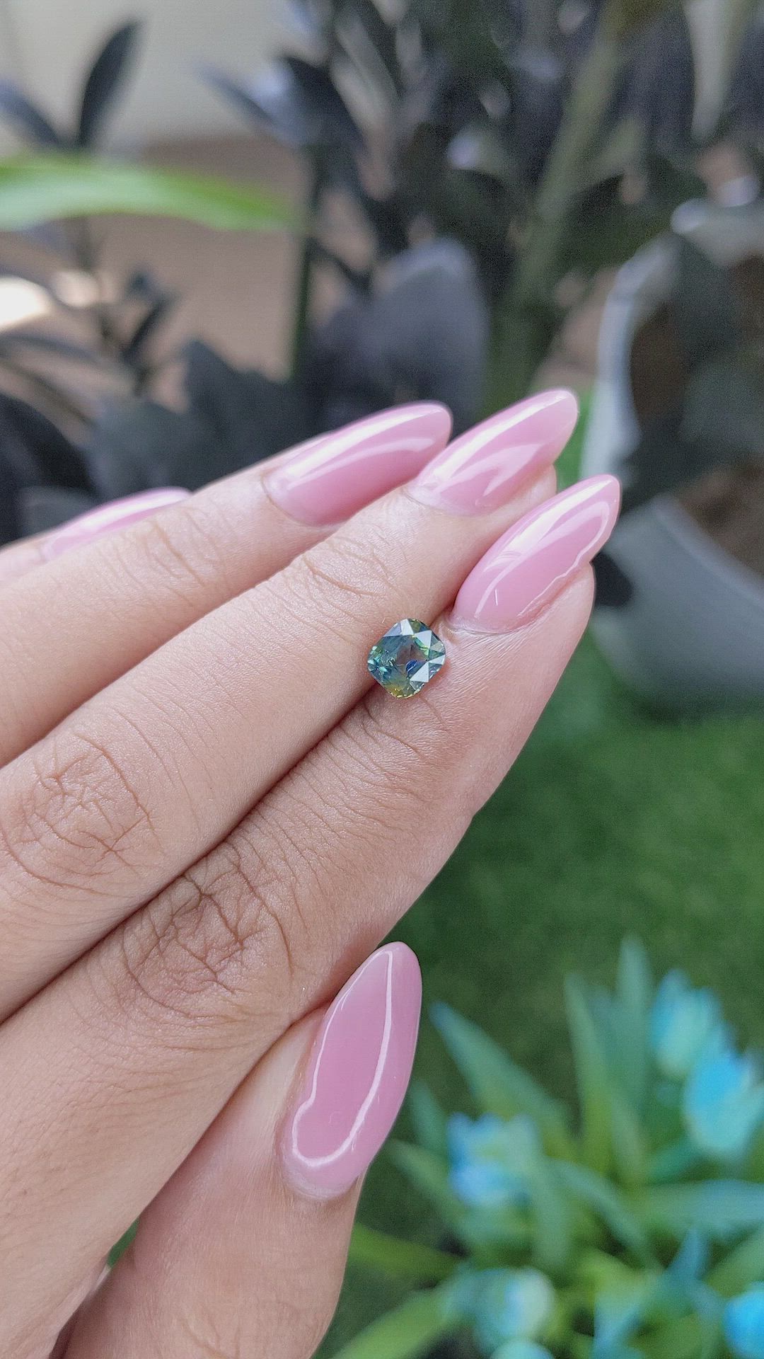 0.99 Ct. Bi Color / Parti Sapphire from Ceylon (Sri Lanka) Size Video