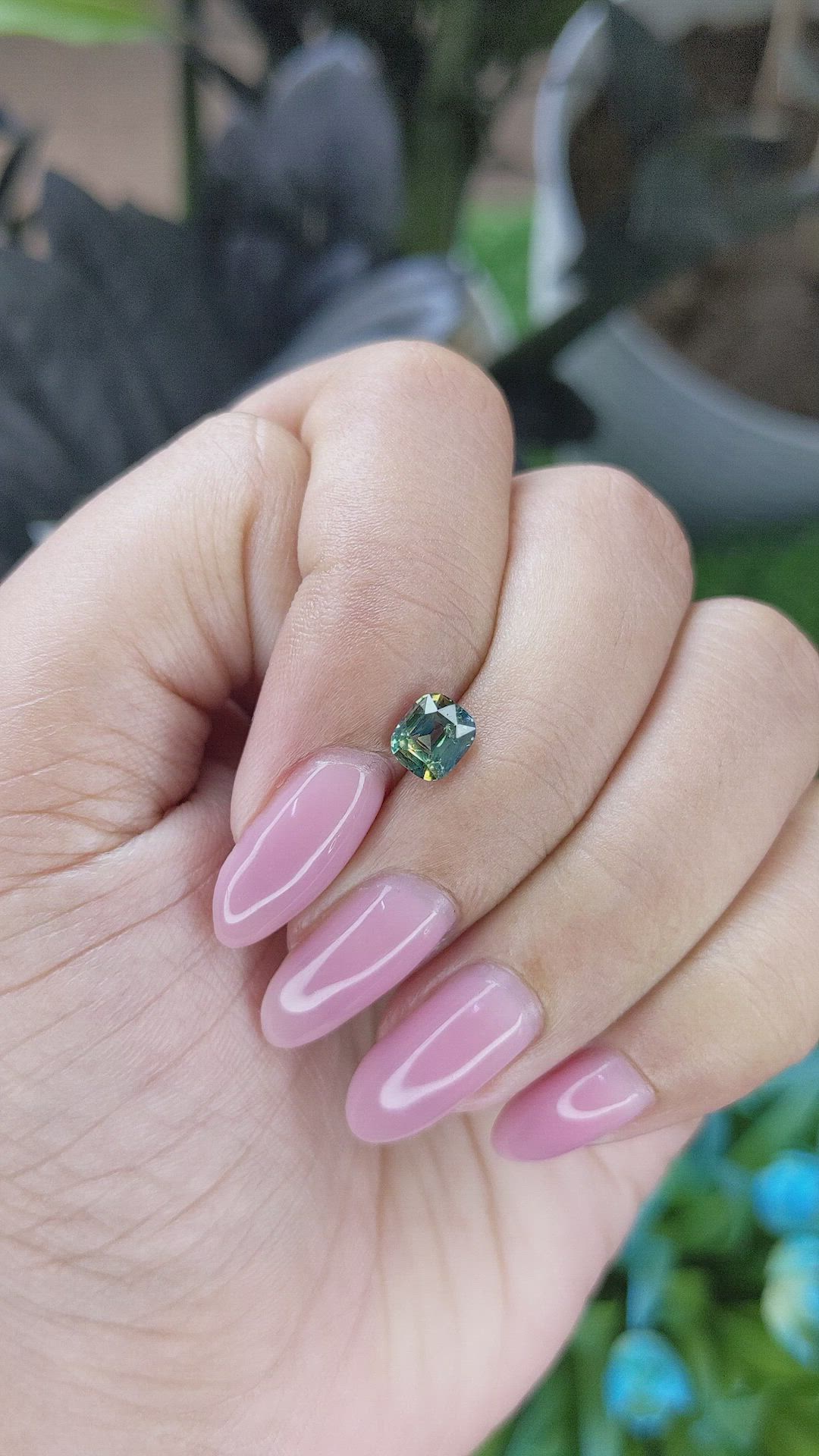 0.99 Ct. Bi Color / Parti Sapphire from Ceylon (Sri Lanka) Size Video