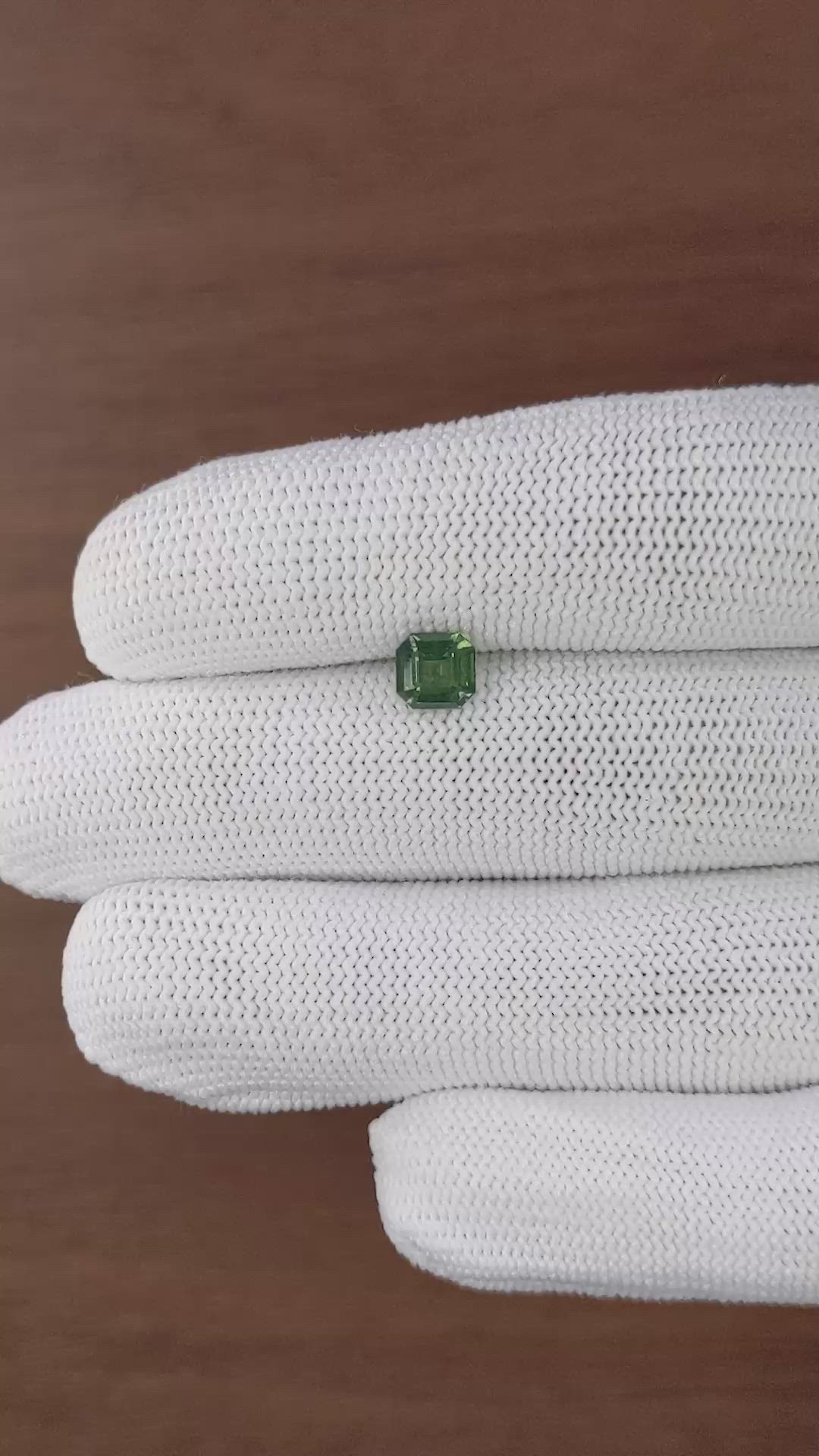 1.27 Ct. Yellowish Green Sapphire from Ceylon (Sri Lanka) Size Video