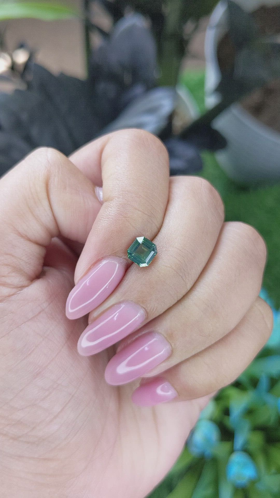 1.27 Ct. Yellowish Green Sapphire from Ceylon (Sri Lanka) Size Video