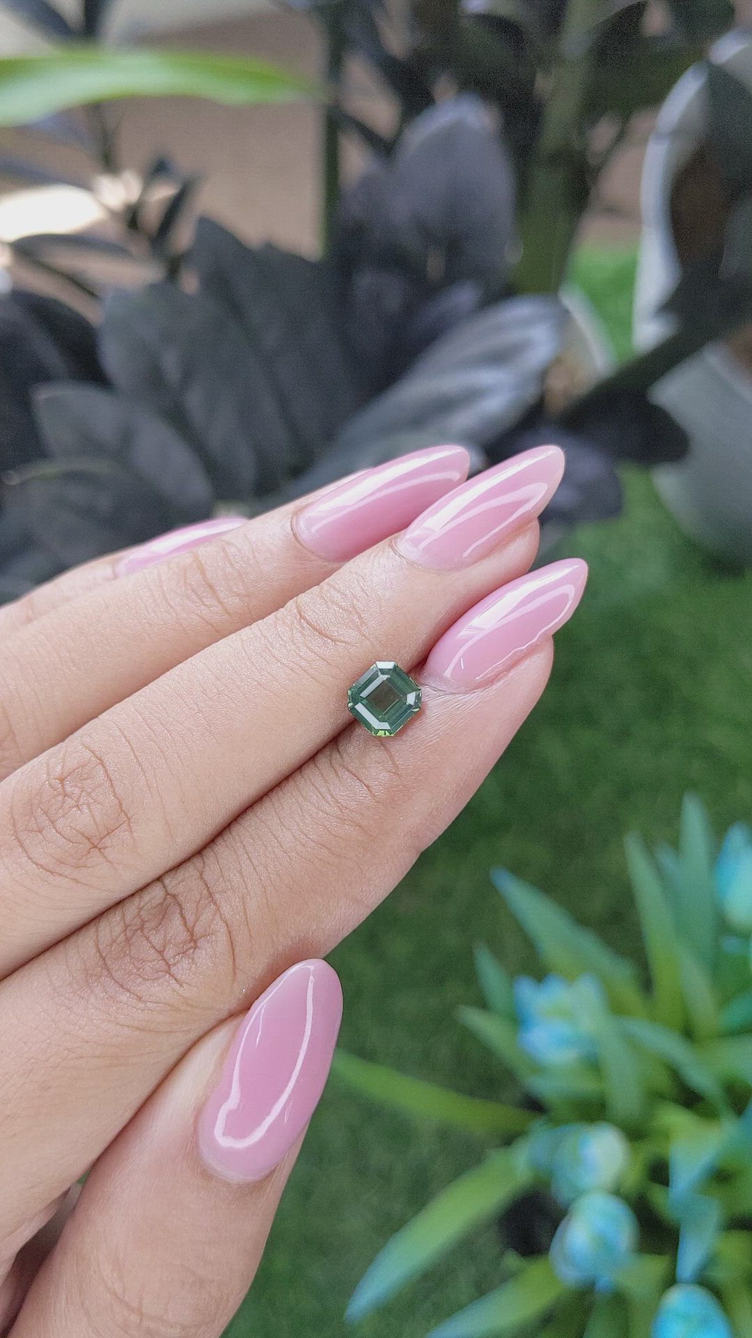 1.27 Ct. Yellowish Green Sapphire from Ceylon (Sri Lanka) Size Video