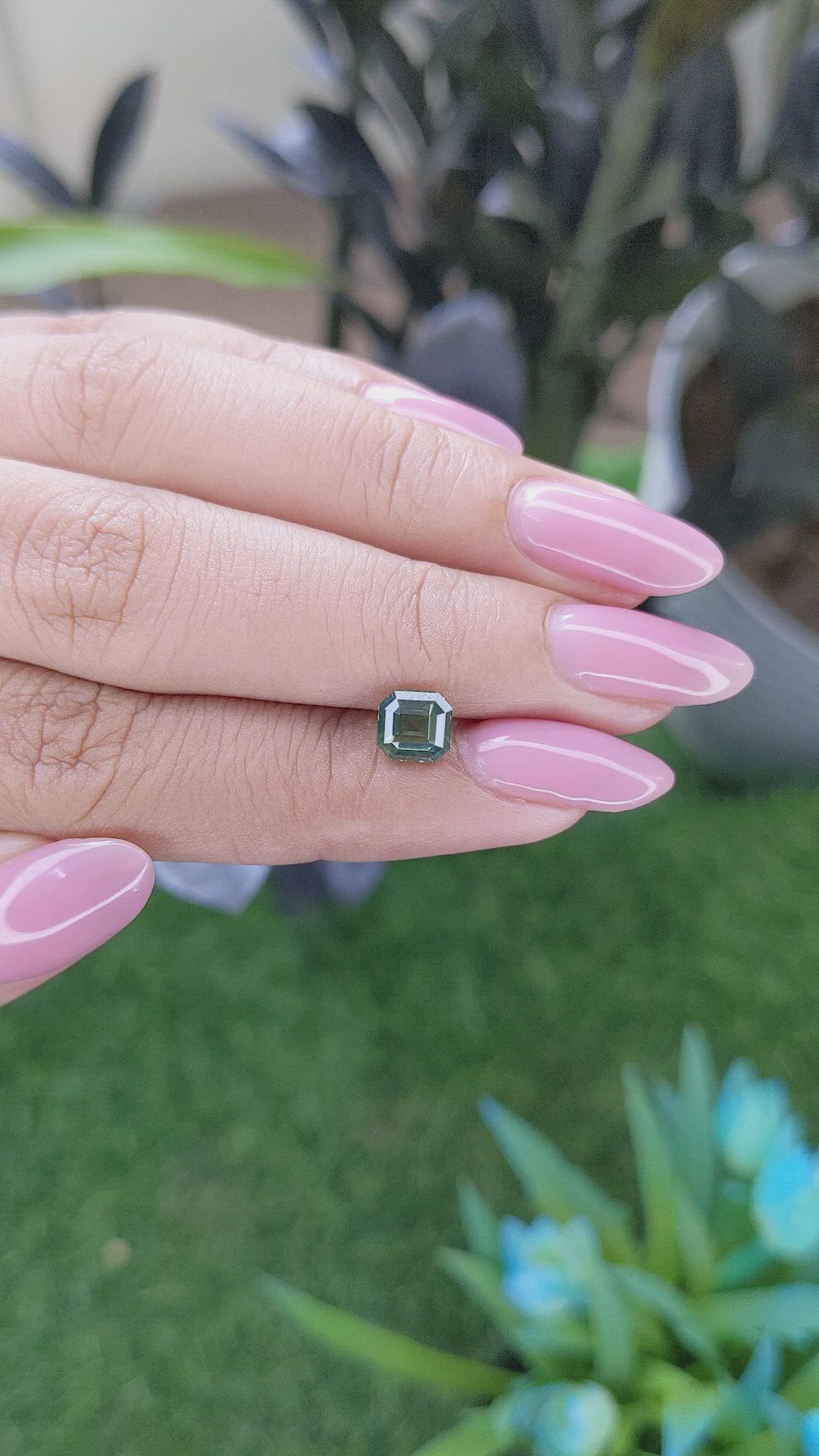 1.27 Ct. Yellowish Green Sapphire from Ceylon (Sri Lanka) Size Video