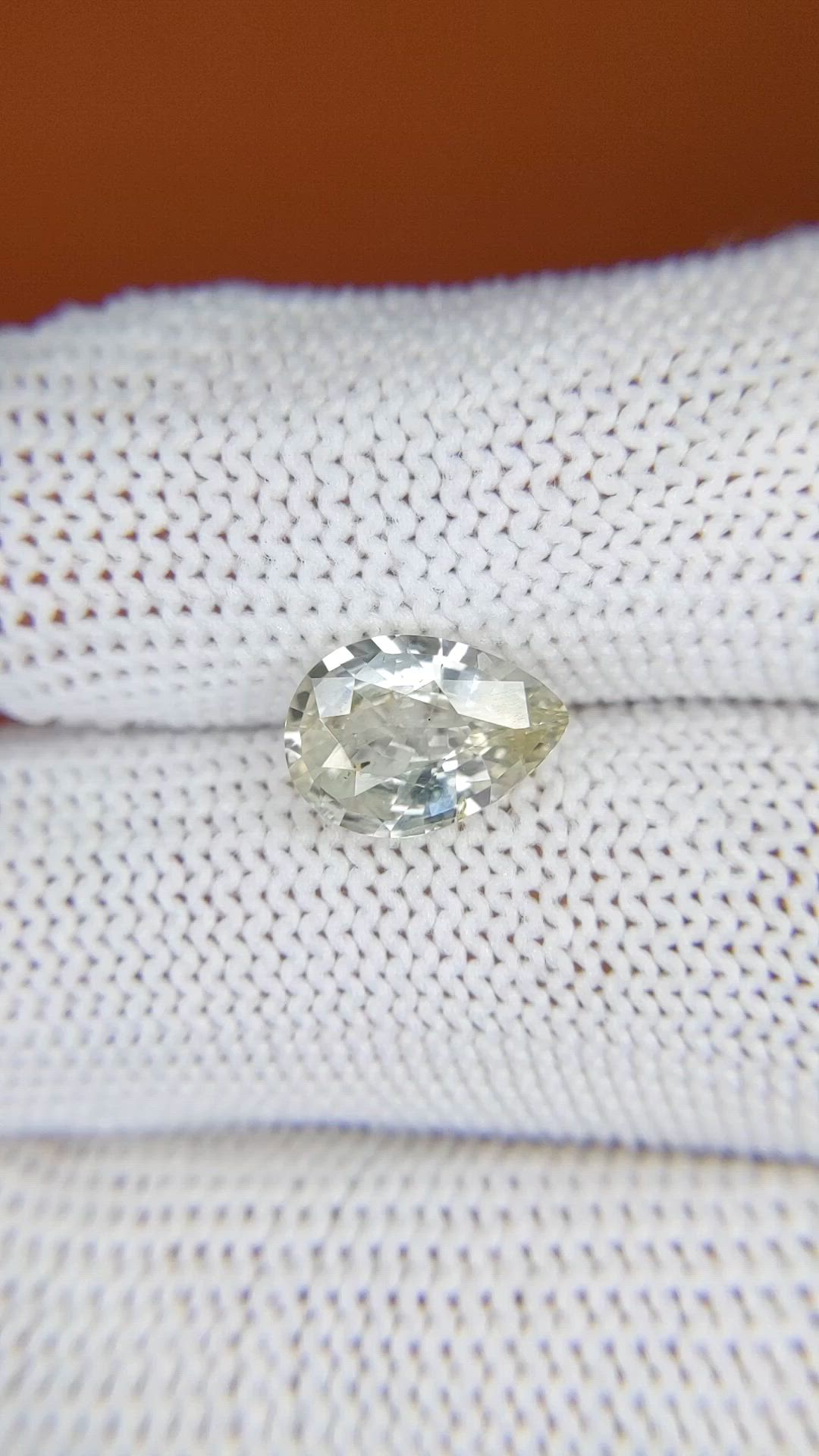 2.48 Ct. Yellow Sapphire from Ceylon (Sri Lanka) Size Video