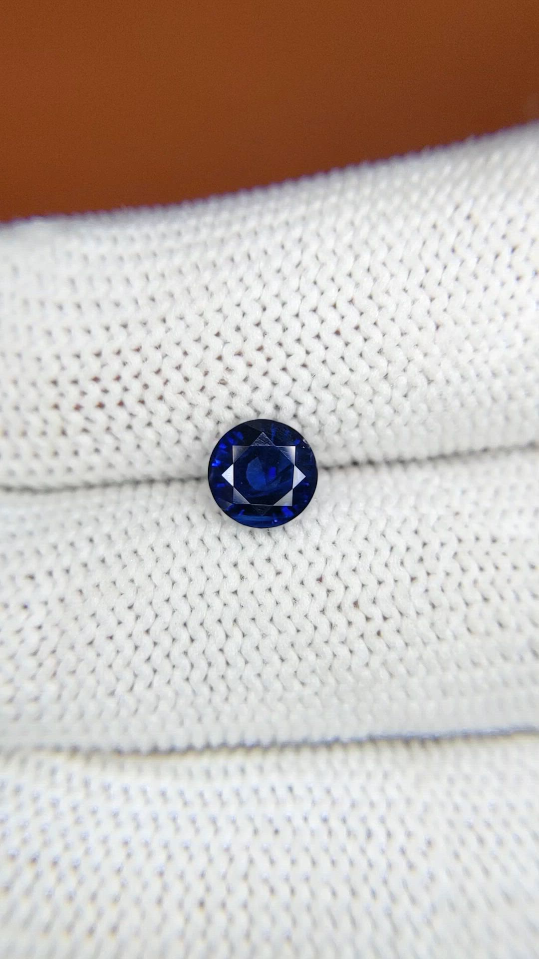 1.10 Ct. Blue Sapphire from Ceylon (Sri Lanka) Size Video