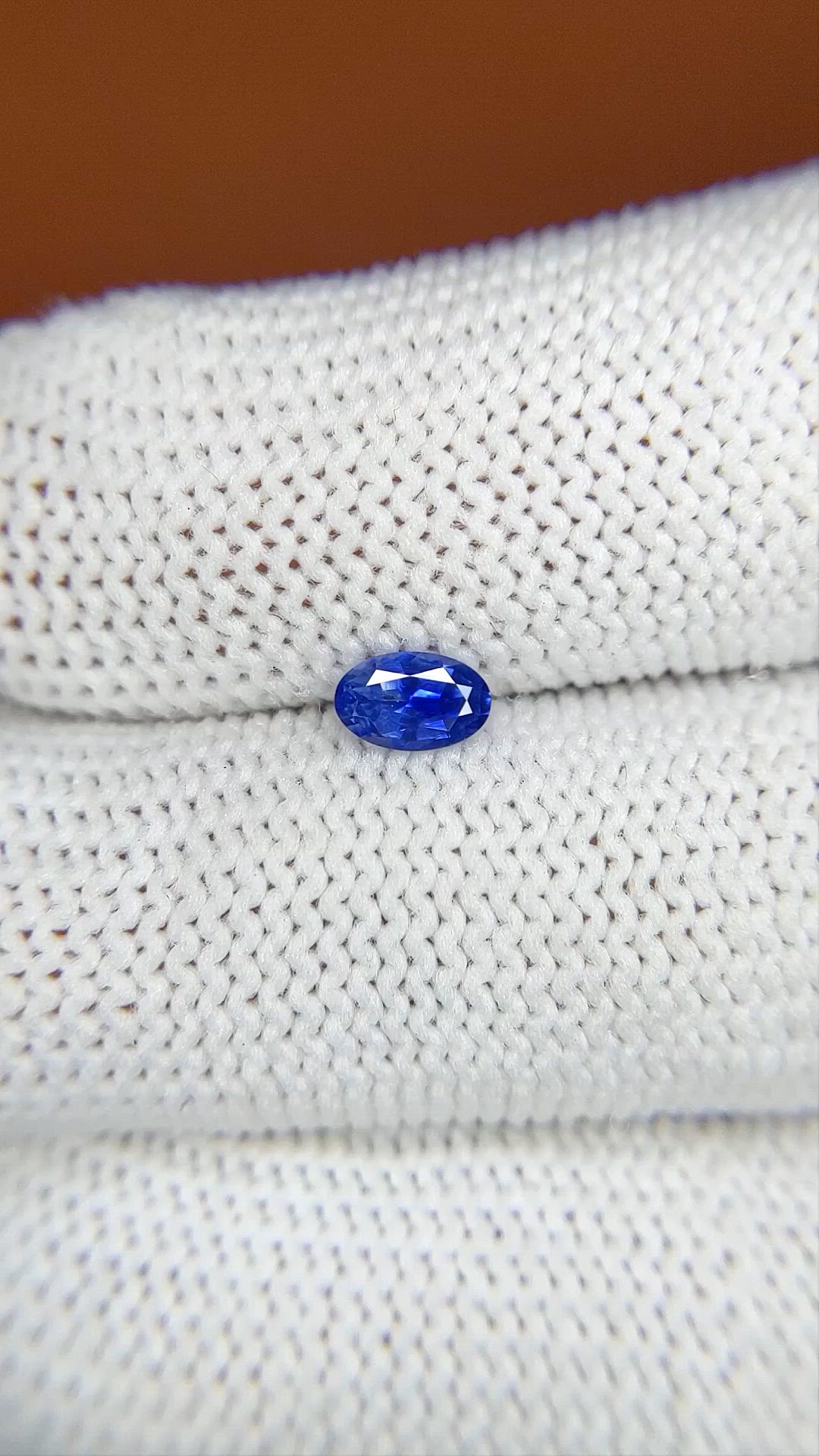 0.39 Ct. Blue Sapphire from Ceylon (Sri Lanka) Size Video