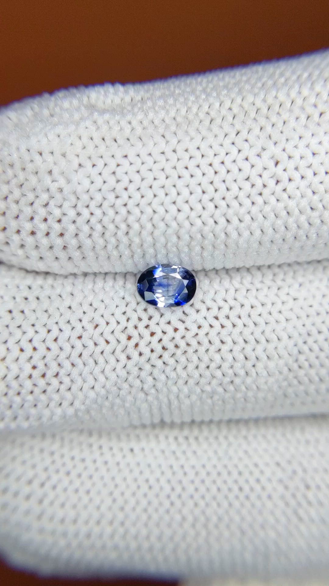 0.38 Ct. Bi Color / Parti Sapphire from Ceylon (Sri Lanka) Size Video