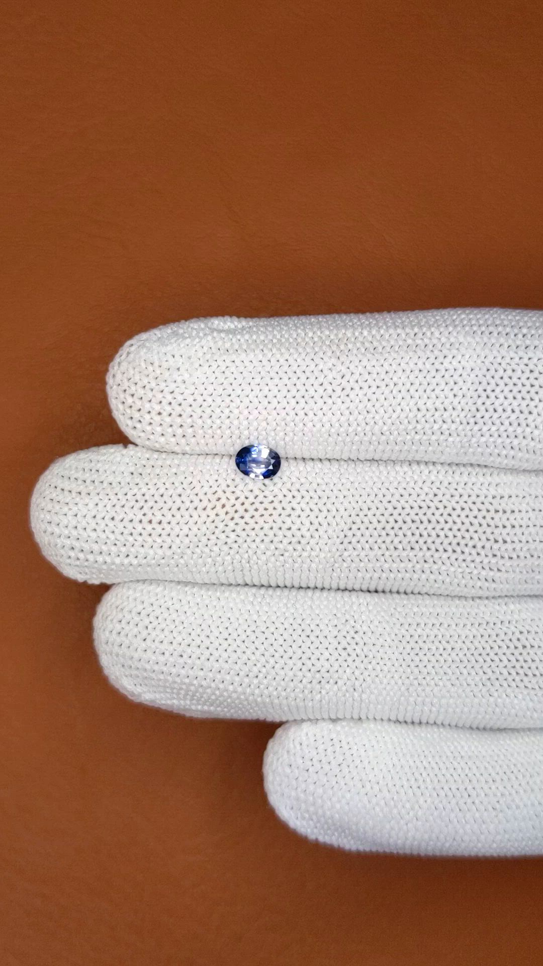 0.38 Ct. Bi Color / Parti Sapphire from Ceylon (Sri Lanka) Size Video