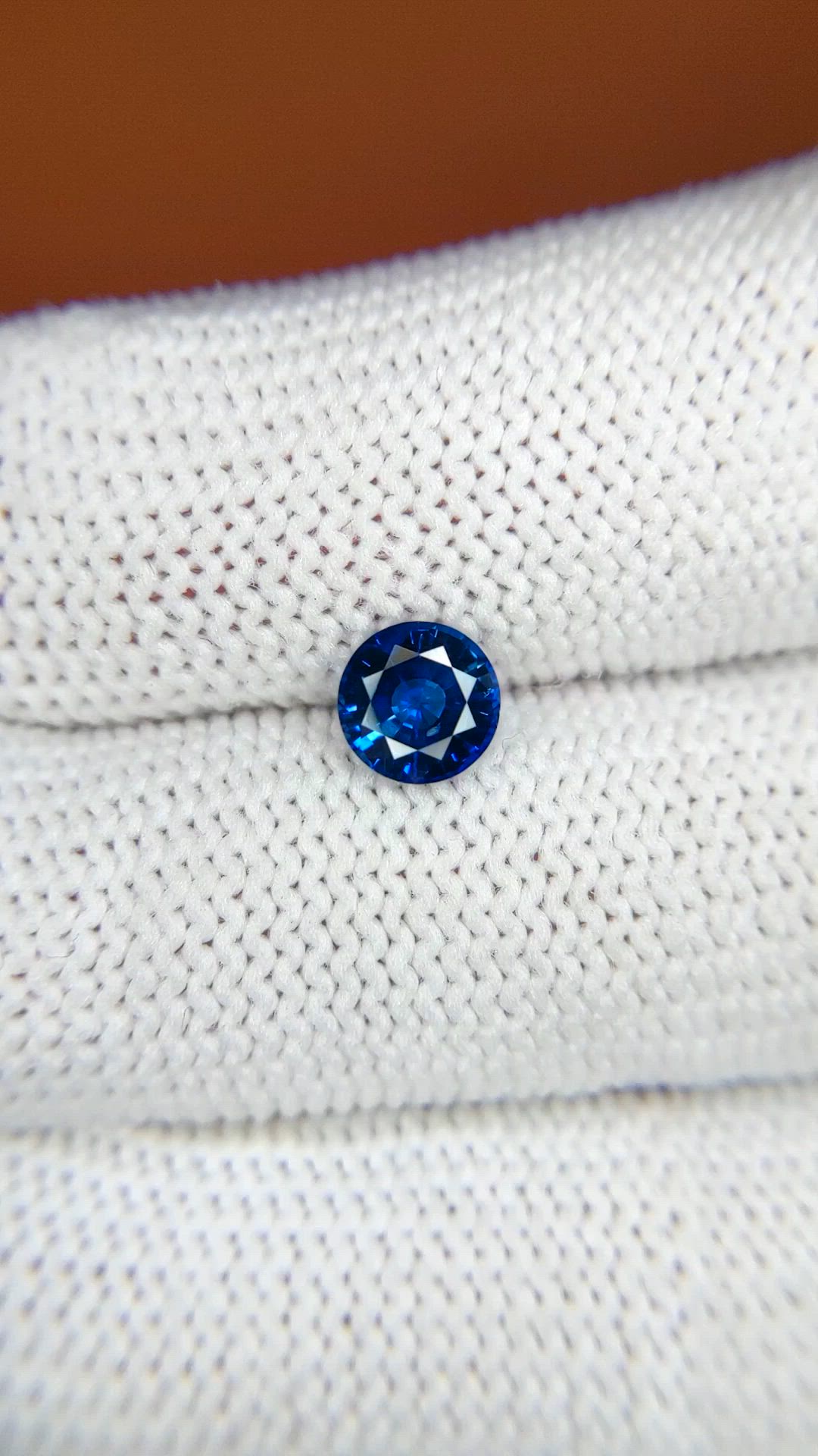 0.95 Ct. Blue Sapphire from Ceylon (Sri Lanka) Size Video