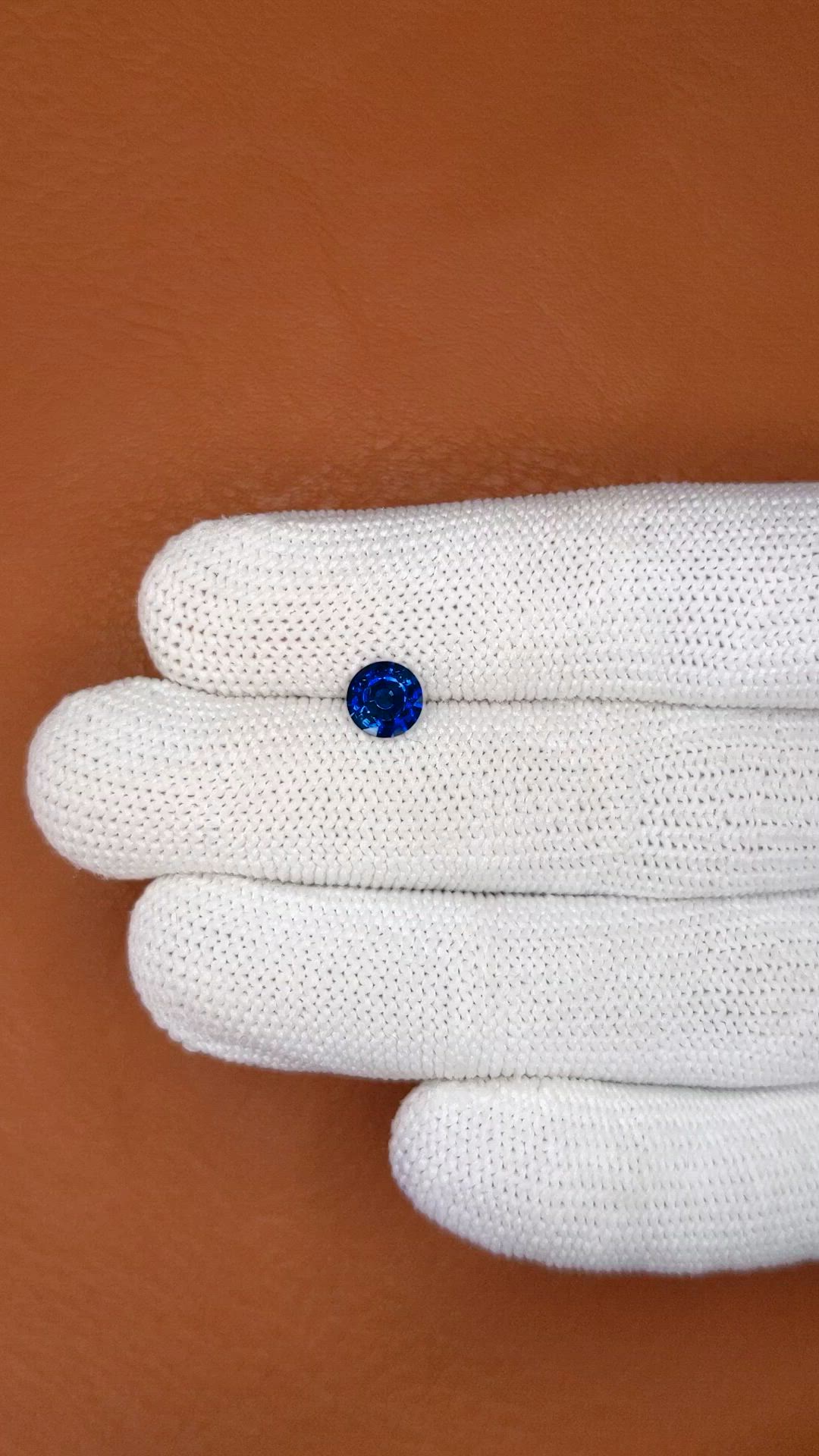1.09 Ct. Blue Sapphire from Ceylon (Sri Lanka) Size Video