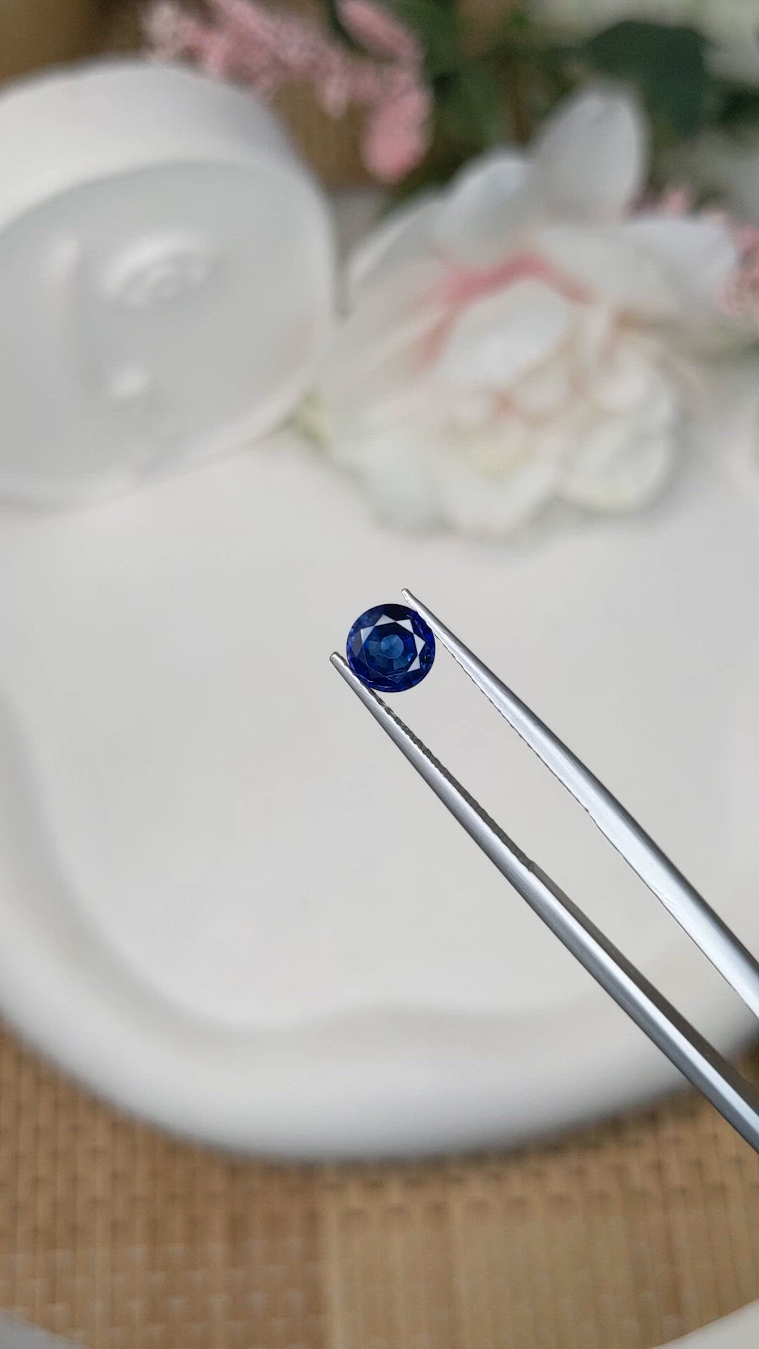 1.05 Ct. Blue Sapphire from Ceylon (Sri Lanka) Size Video
