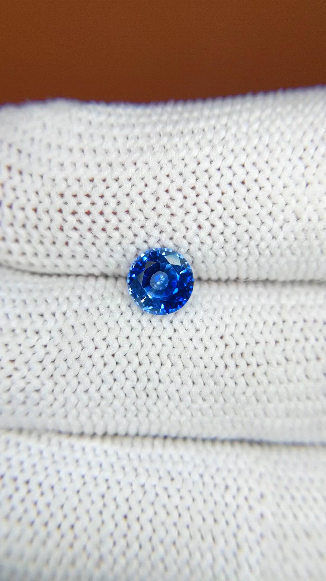 0.96 Ct. Blue Sapphire from Ceylon (Sri Lanka) Size Video