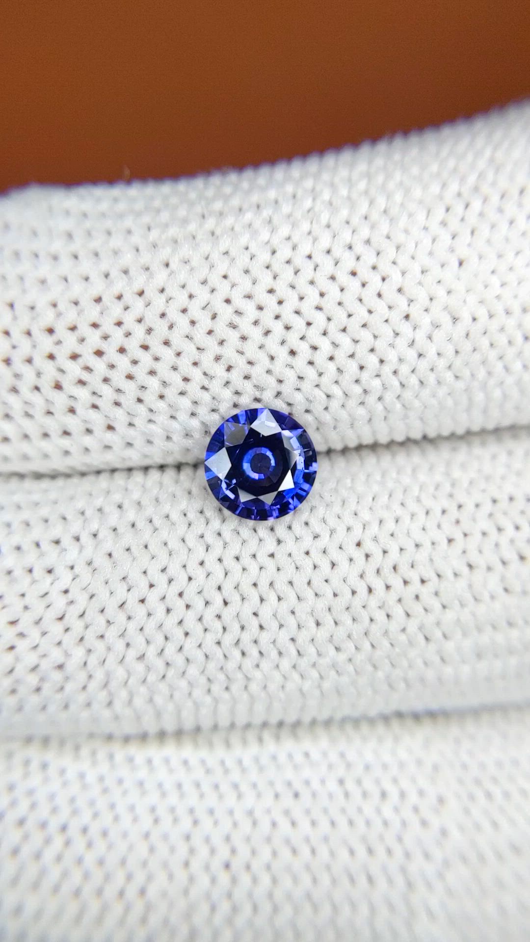 1.02 Ct. Blue Sapphire from Ceylon (Sri Lanka) Size Video
