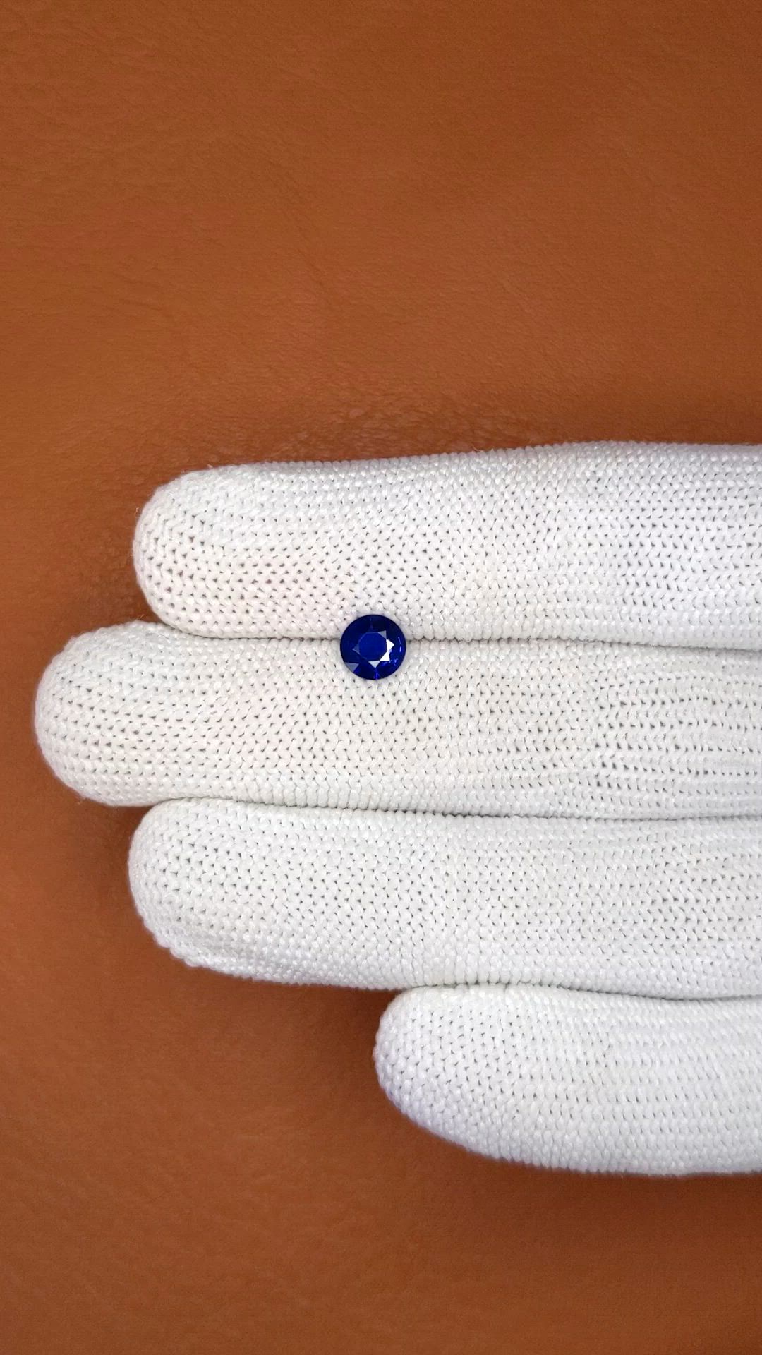 0.75 Ct. Blue Sapphire from Ceylon (Sri Lanka) Size Video