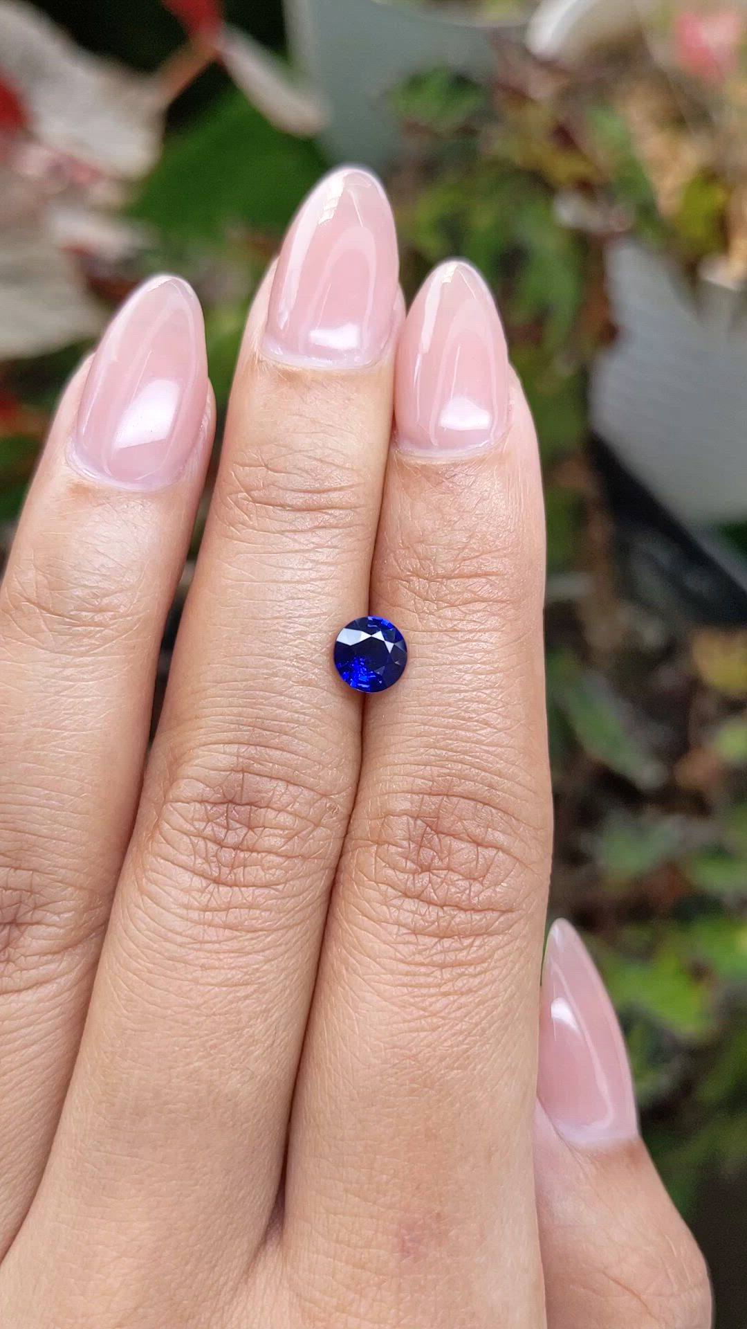 0.75 Ct. Blue Sapphire from Ceylon (Sri Lanka) Size Video