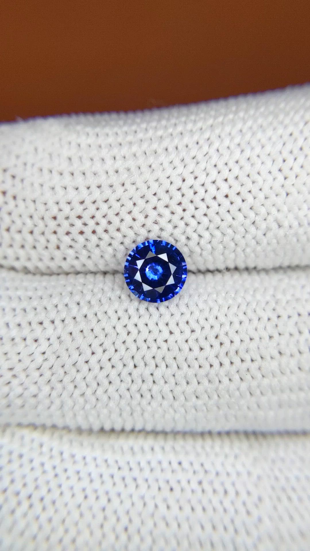 1.00 Ct. Blue Sapphire from Ceylon (Sri Lanka) Size Video