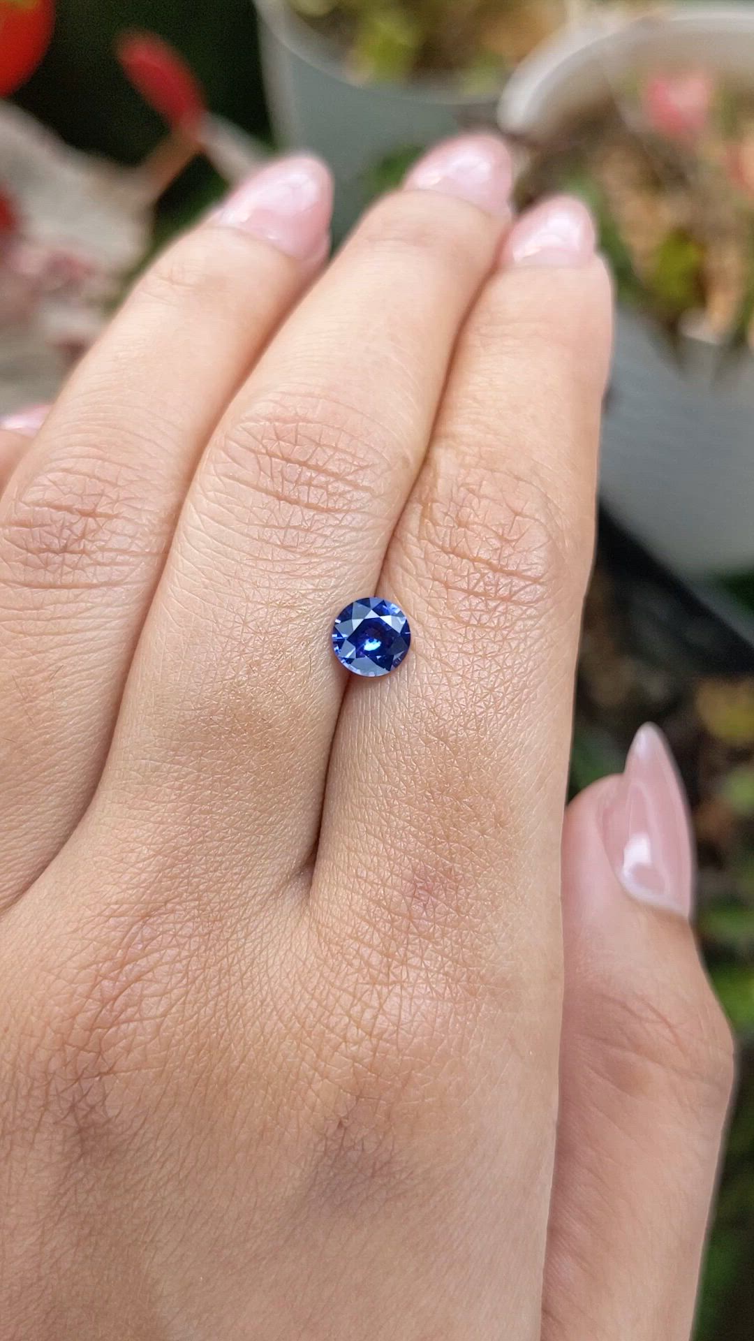 1.00 Ct. Blue Sapphire from Ceylon (Sri Lanka) Size Video