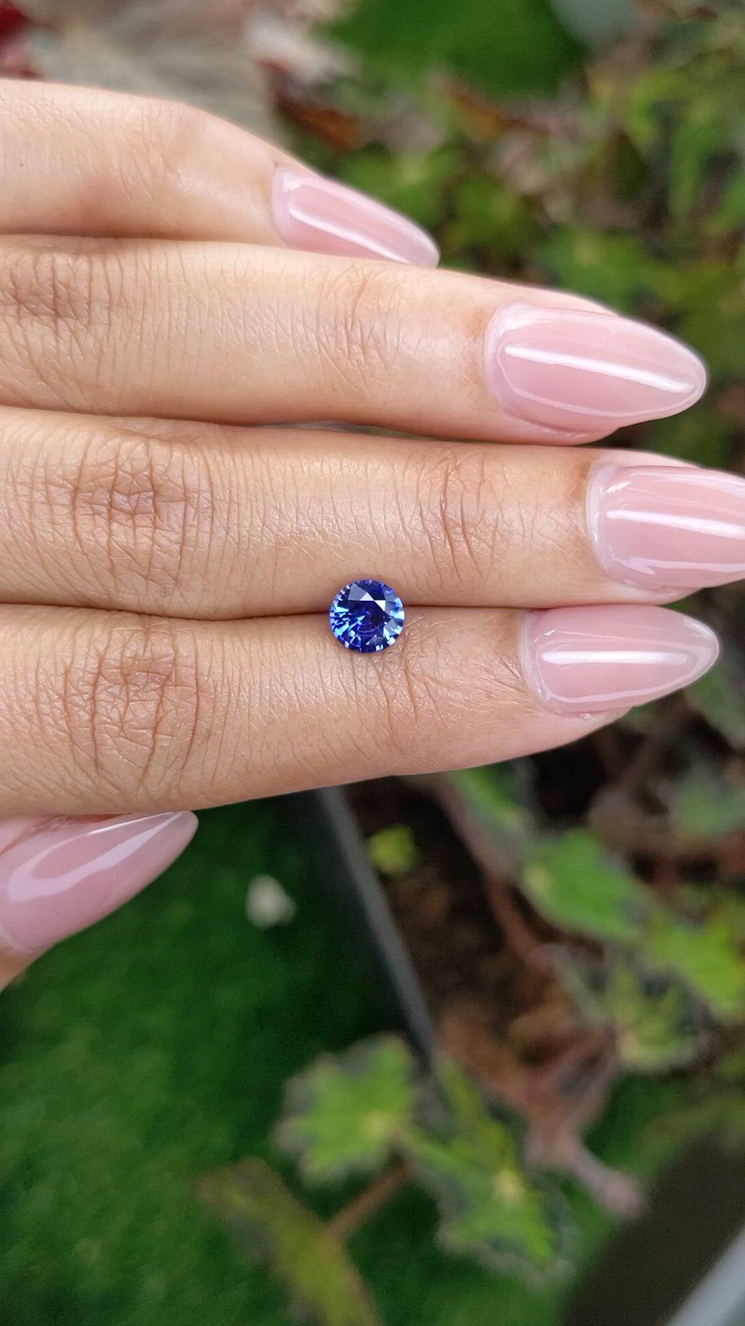 1.00 Ct. Blue Sapphire from Ceylon (Sri Lanka) Size Video