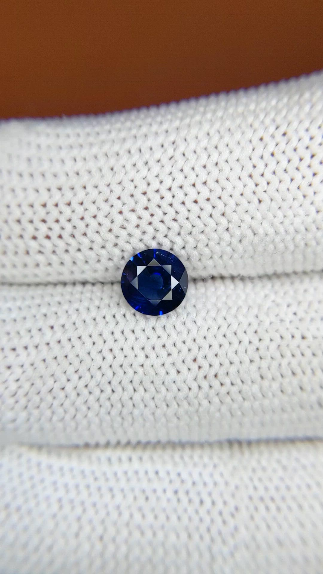 0.95 Ct. Blue Sapphire from Ceylon (Sri Lanka) Size Video