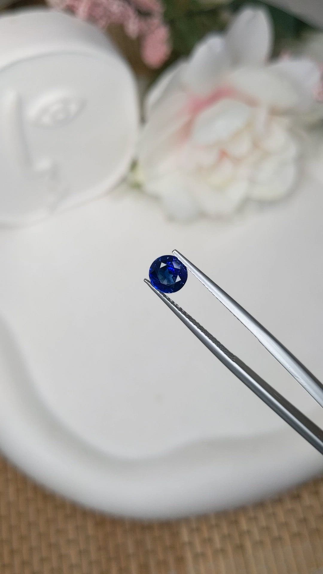0.95 Ct. Blue Sapphire from Ceylon (Sri Lanka) Size Video