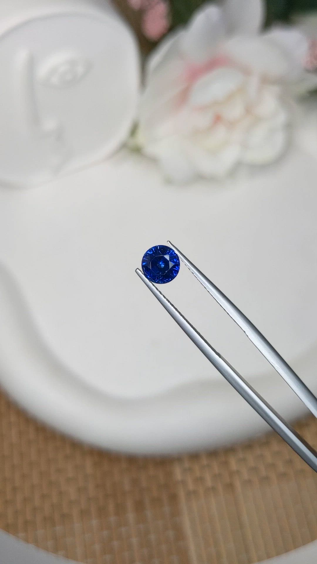 1.33 Ct. Blue Sapphire from Ceylon (Sri Lanka) Size Video