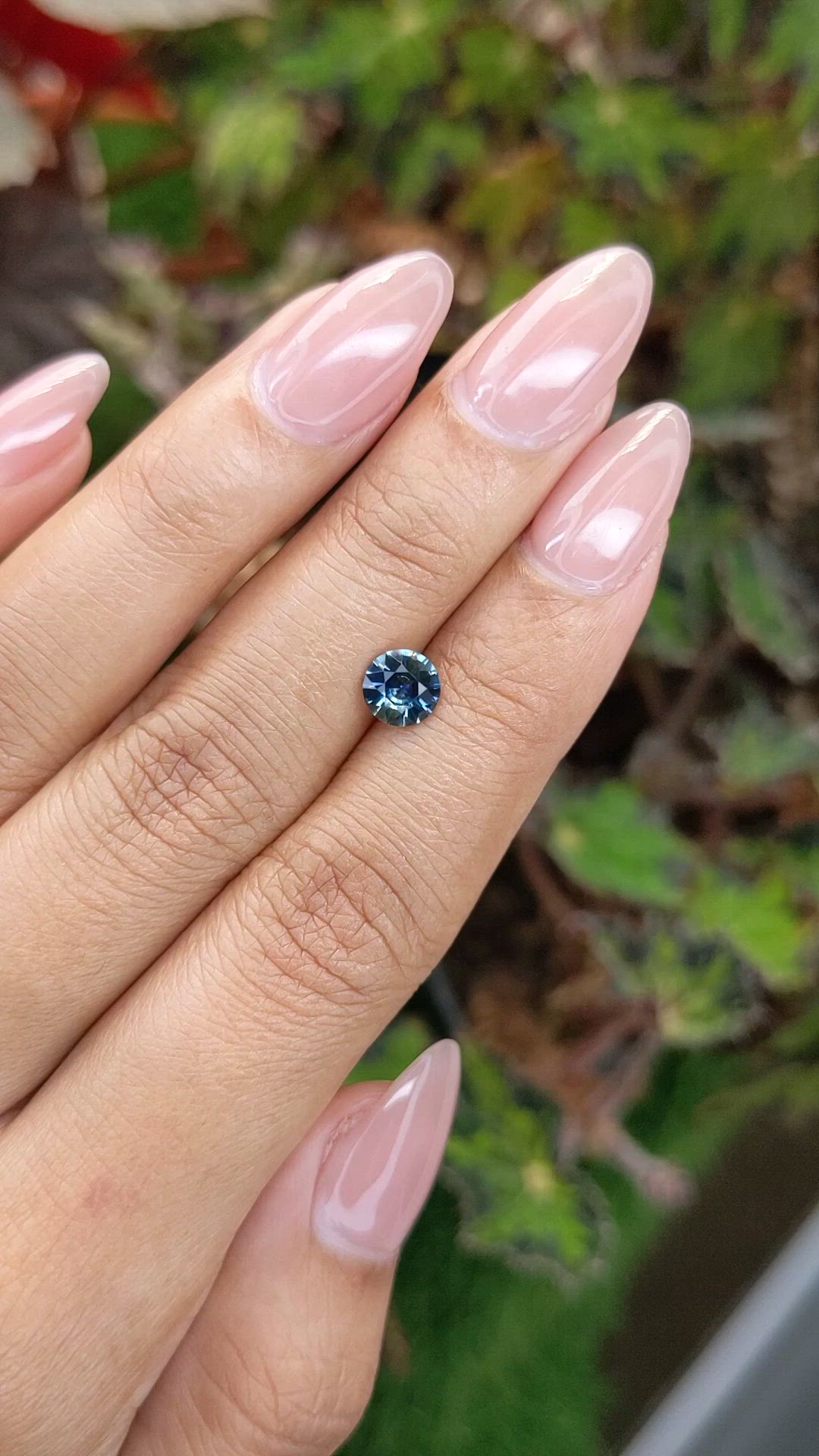 0.95 Ct. Bi Color / Parti Sapphire from Ceylon (Sri Lanka) Size Video