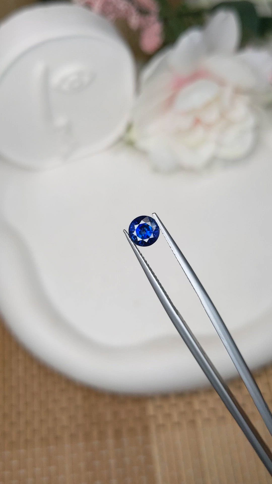 0.95 Ct. Blue Sapphire from Ceylon (Sri Lanka) Size Video