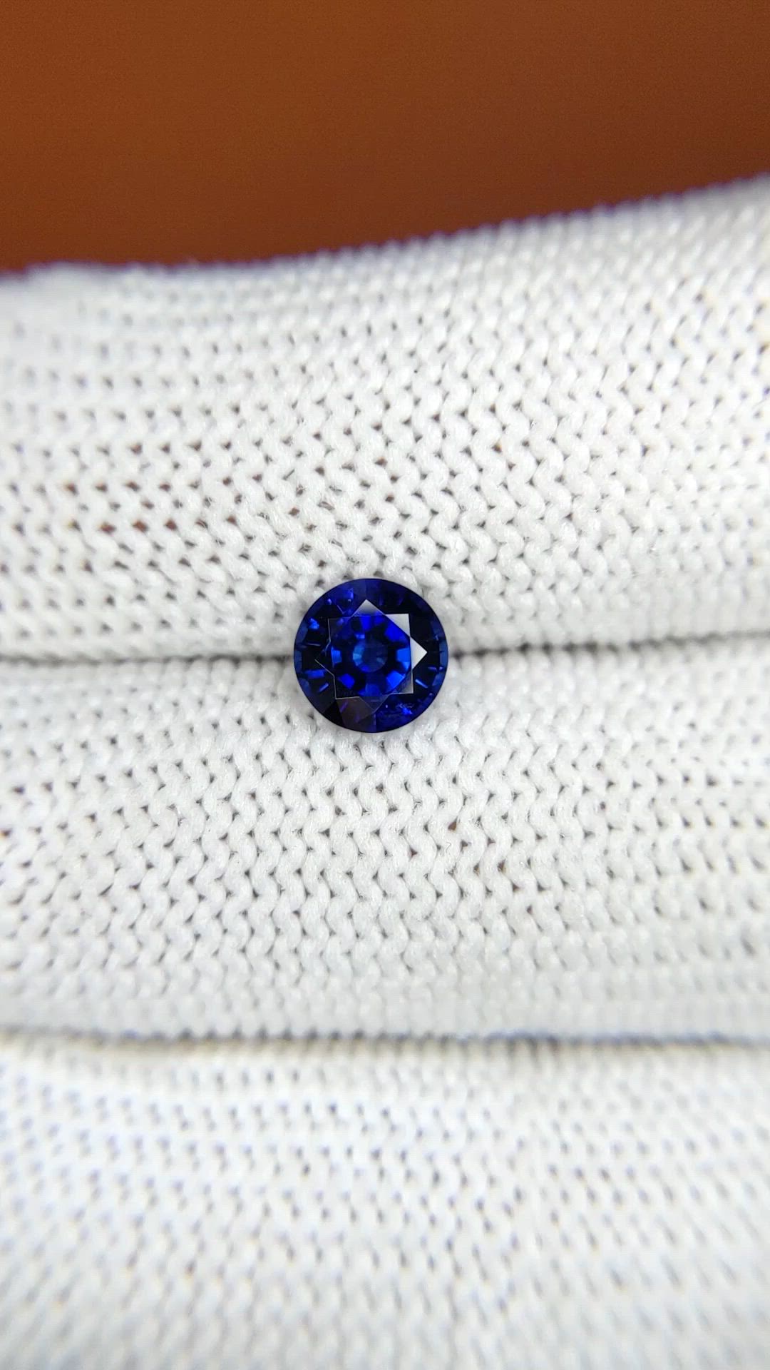 0.95 Ct. Blue Sapphire from Ceylon (Sri Lanka) Size Video