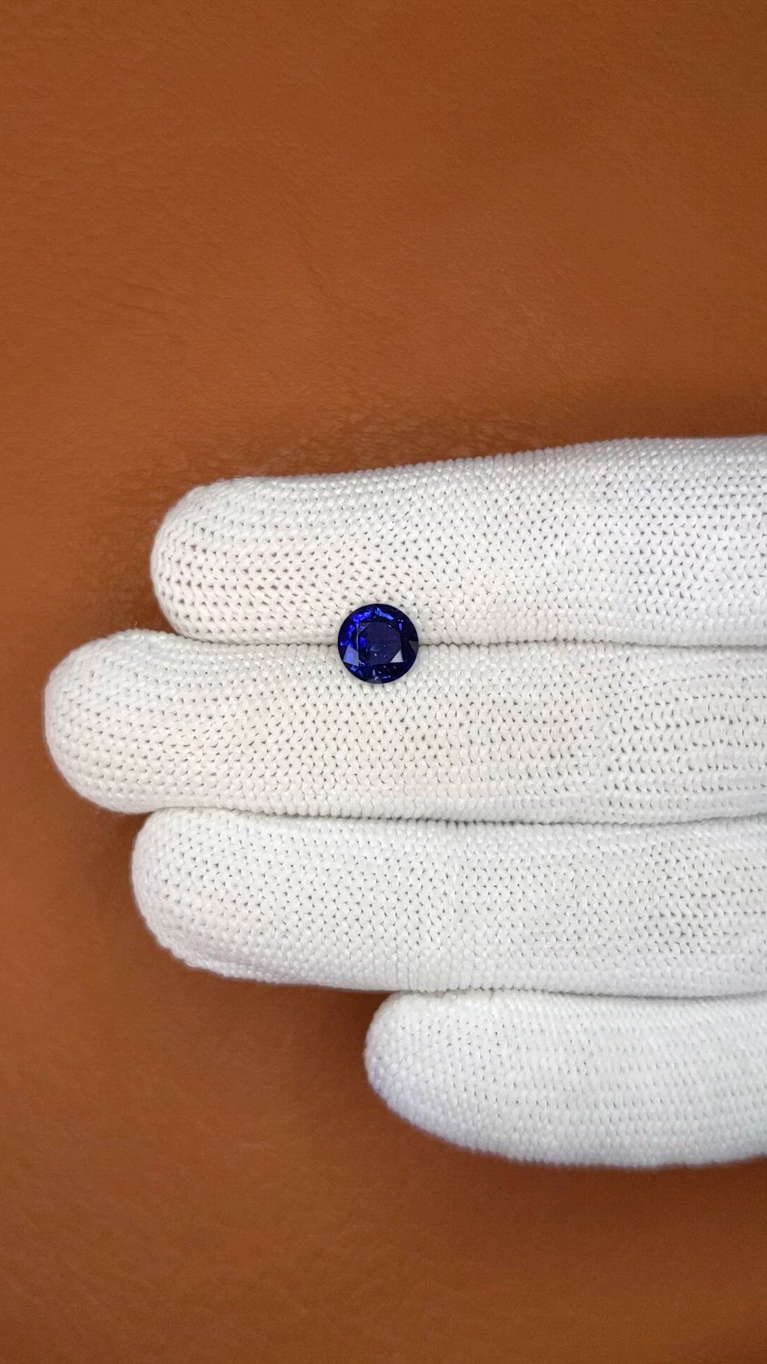 1.47 Ct. Blue Sapphire from Ceylon (Sri Lanka) Size Video