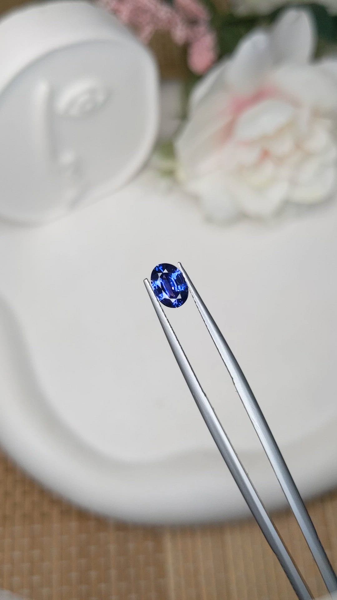 0.89 Ct. Purplish Blue Sapphire from Ceylon (Sri Lanka) Size Video
